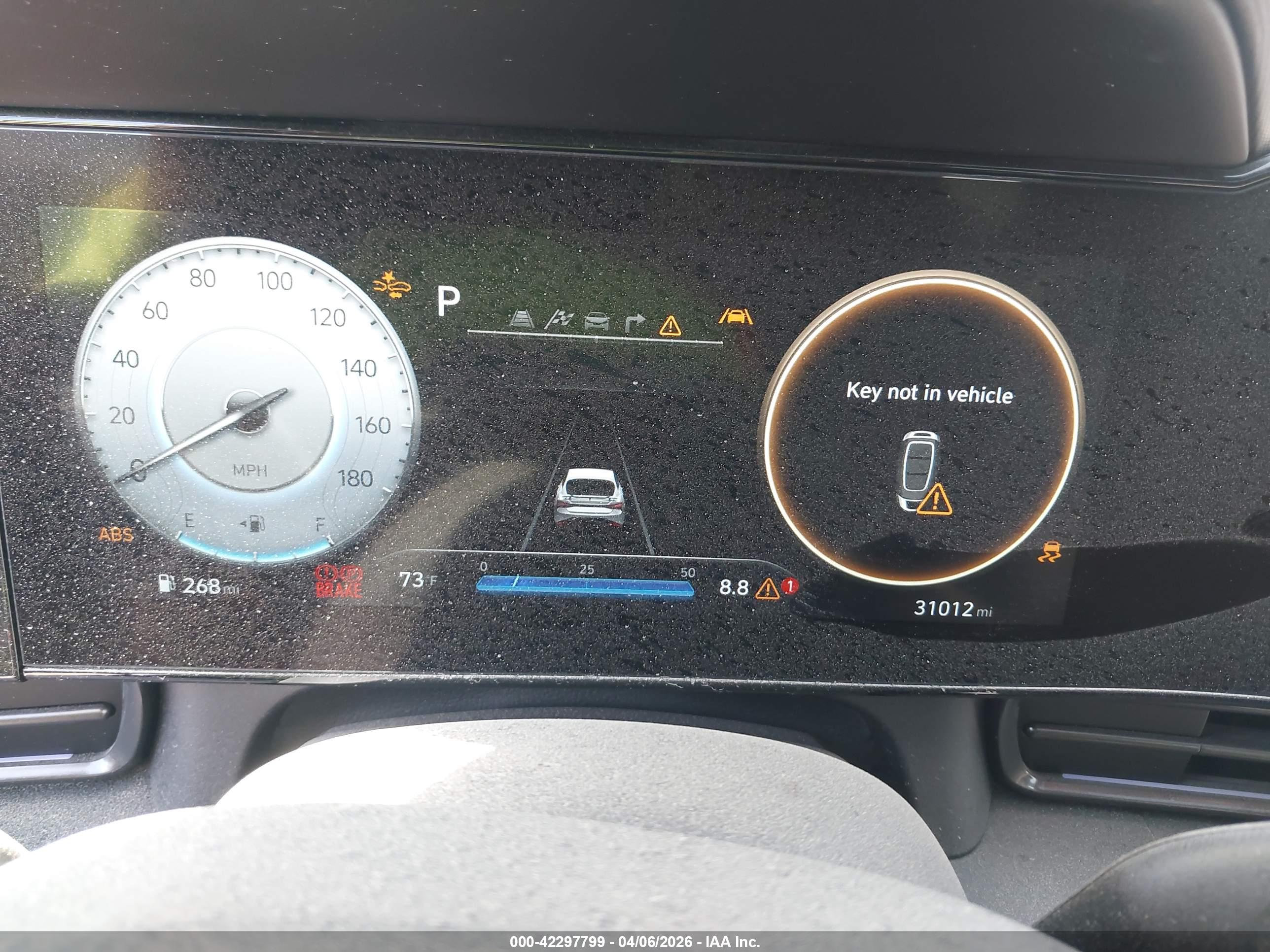 HYUNDAI ELANTRA image 7