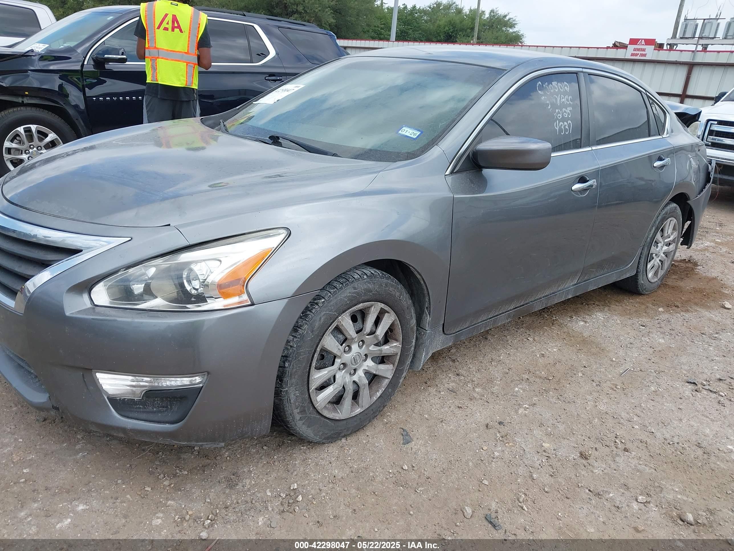 NISSAN ALTIMA image 2