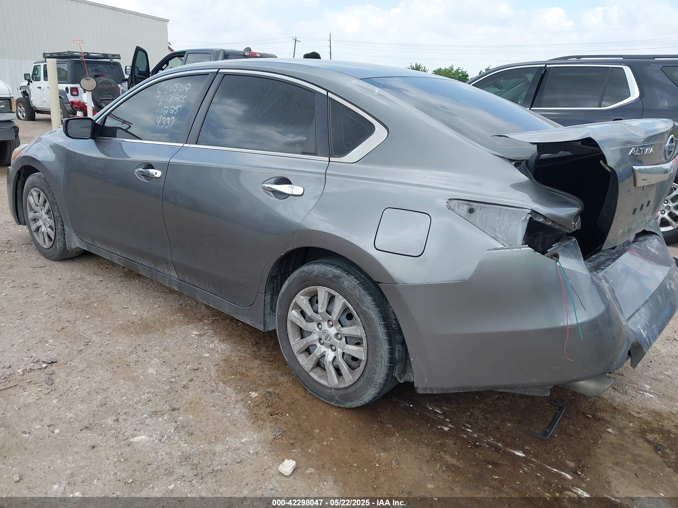 NISSAN ALTIMA image 3
