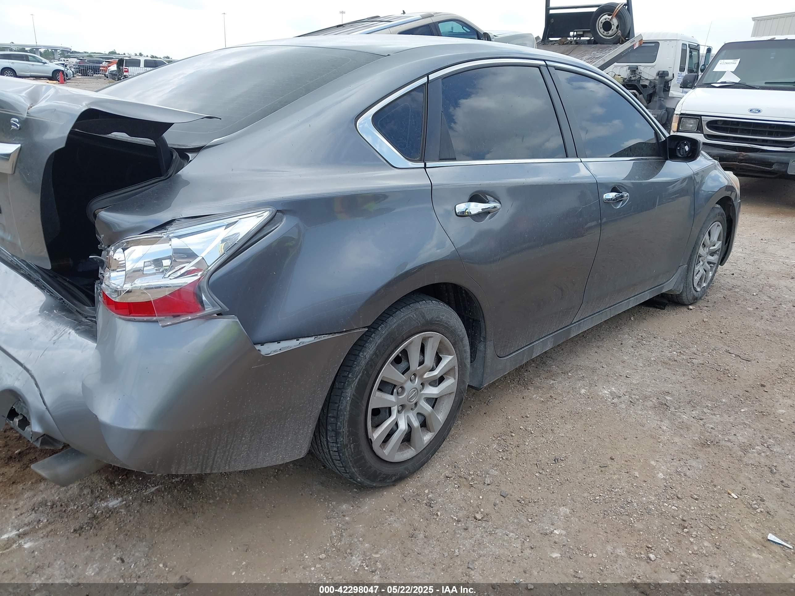 NISSAN ALTIMA image 4
