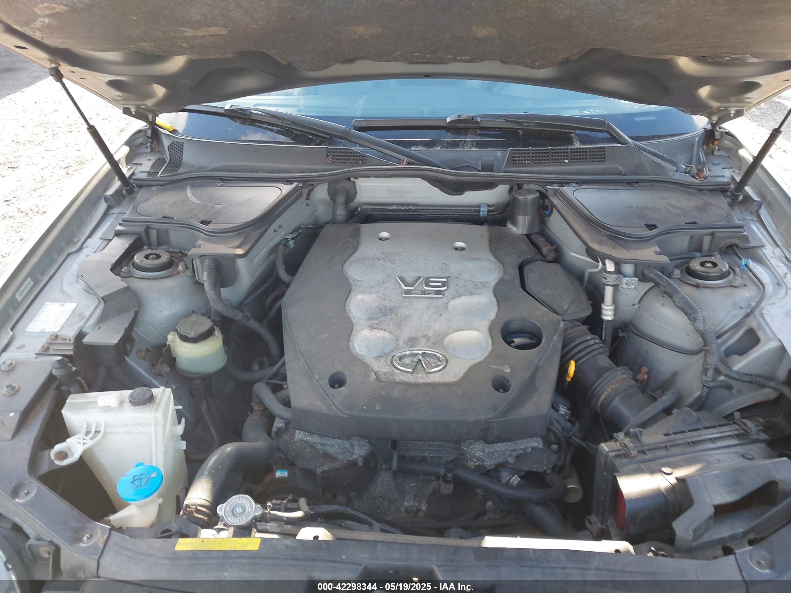 INFINITI FX35 image 10