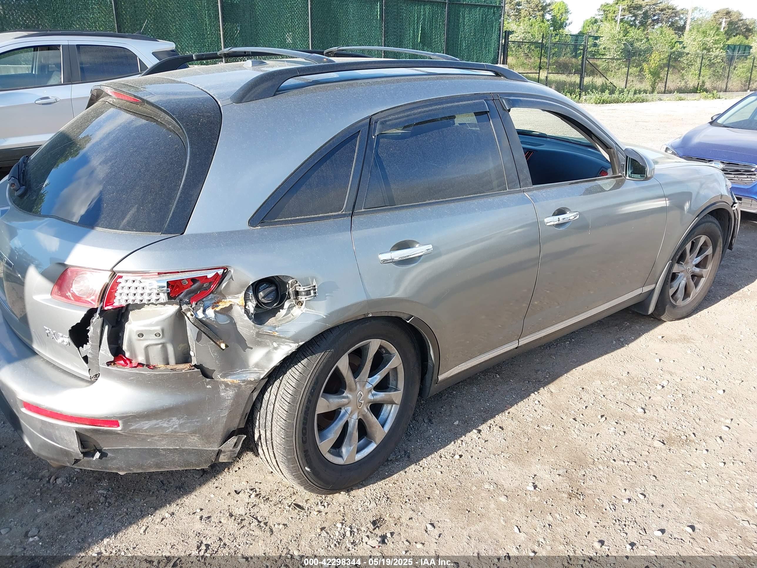 INFINITI FX35 image 6