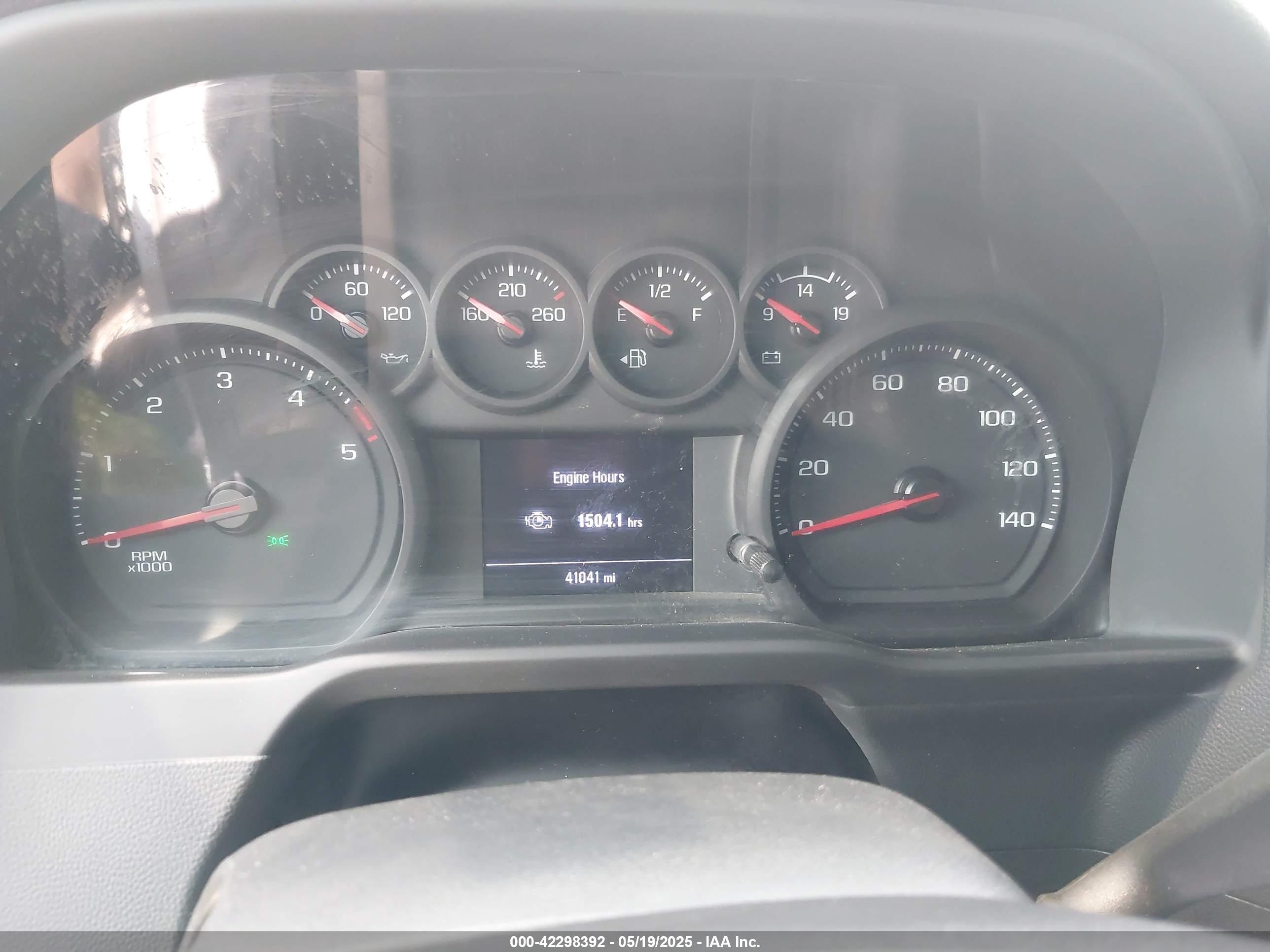 CHEVROLET SILVERADO image 6