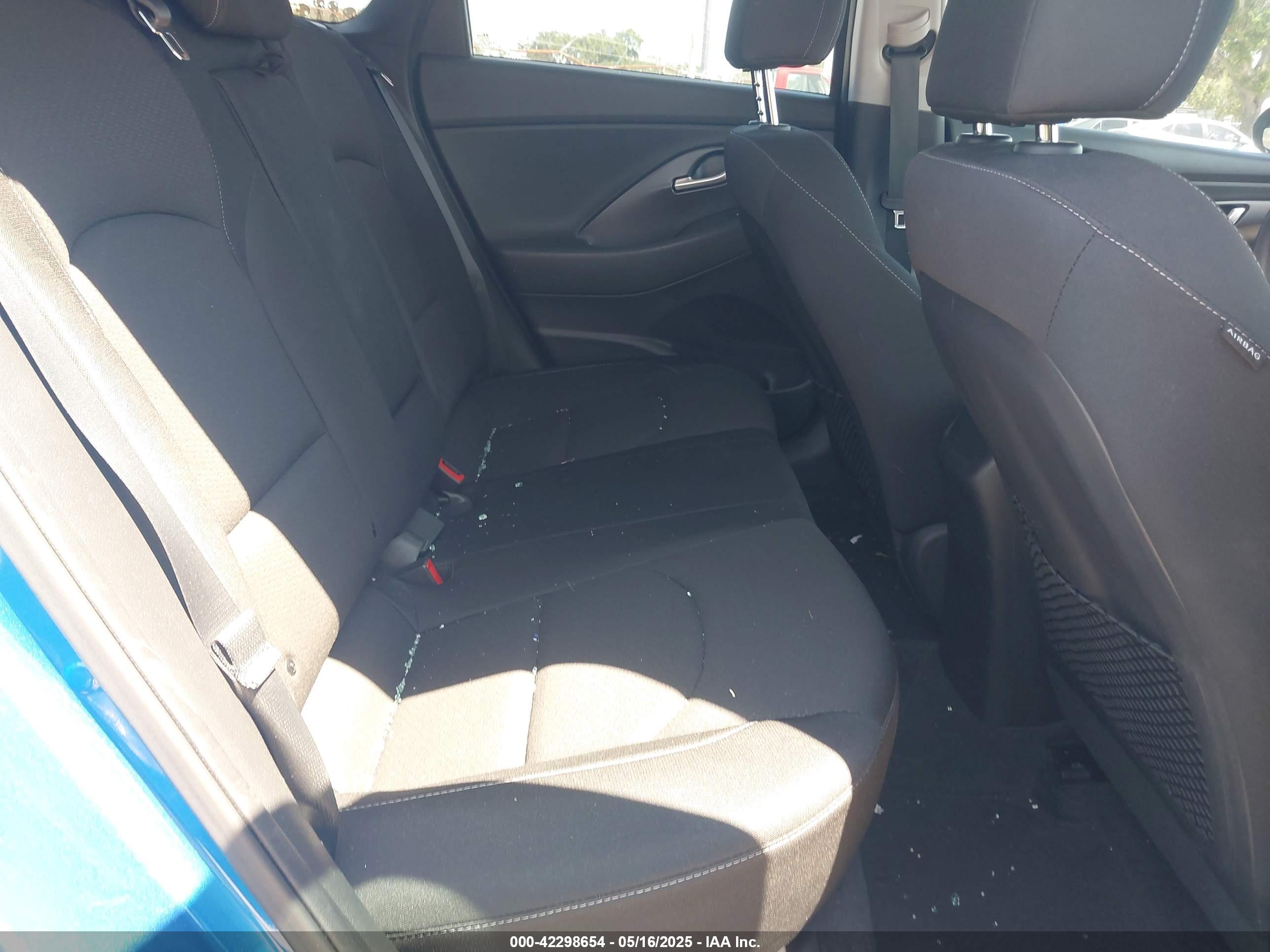 HYUNDAI ELANTRA image 8