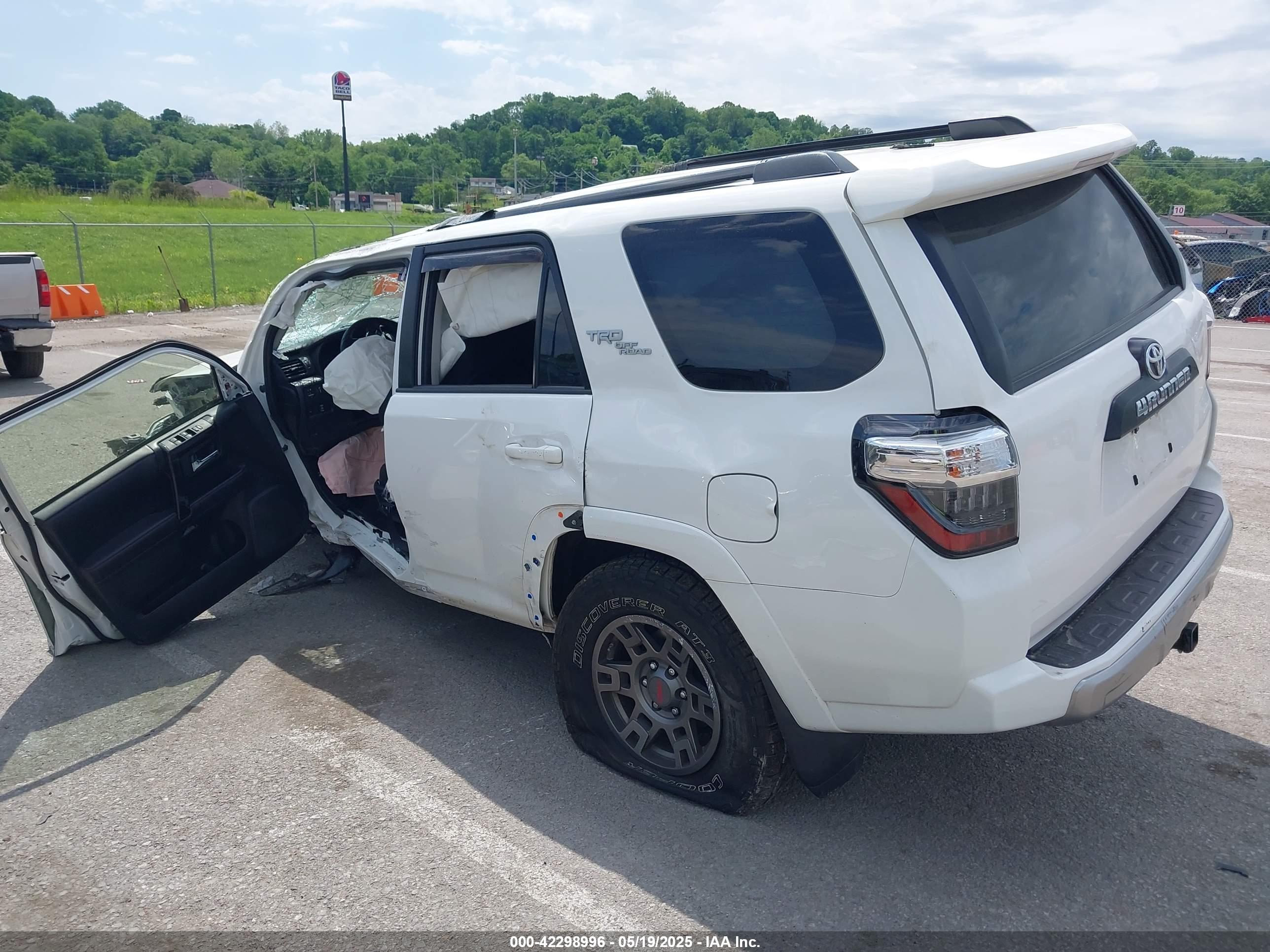 TOYOTA 4RUNNER image 3