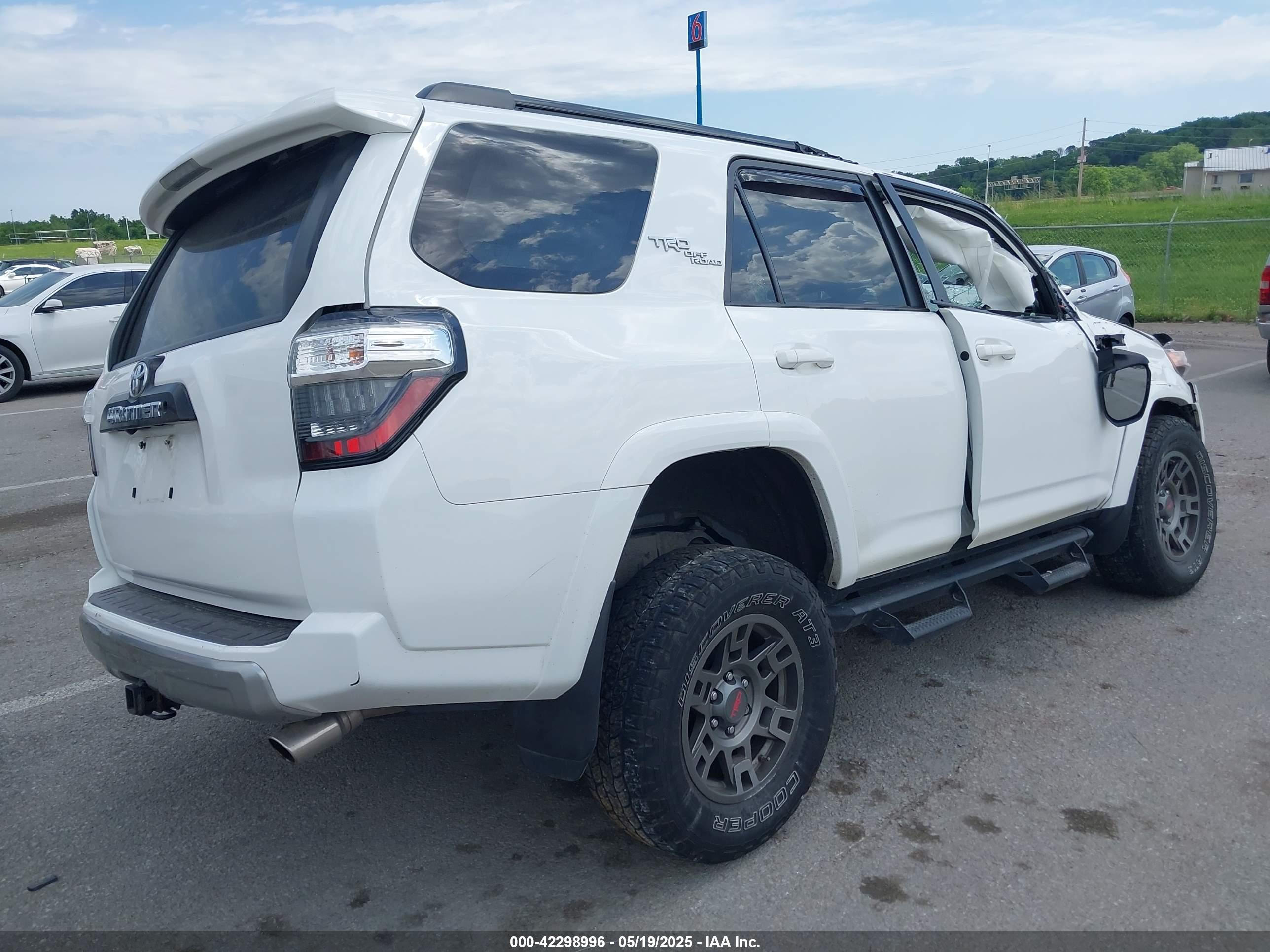 TOYOTA 4RUNNER image 4