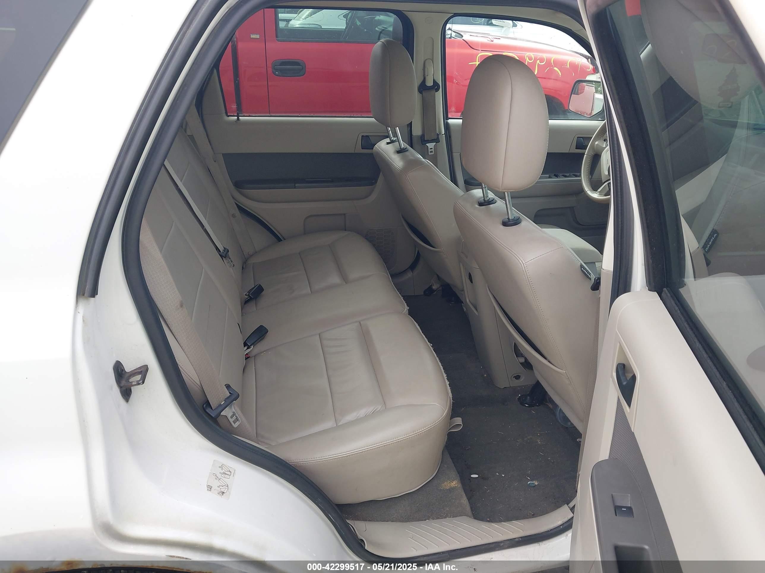 FORD ESCAPE image 8