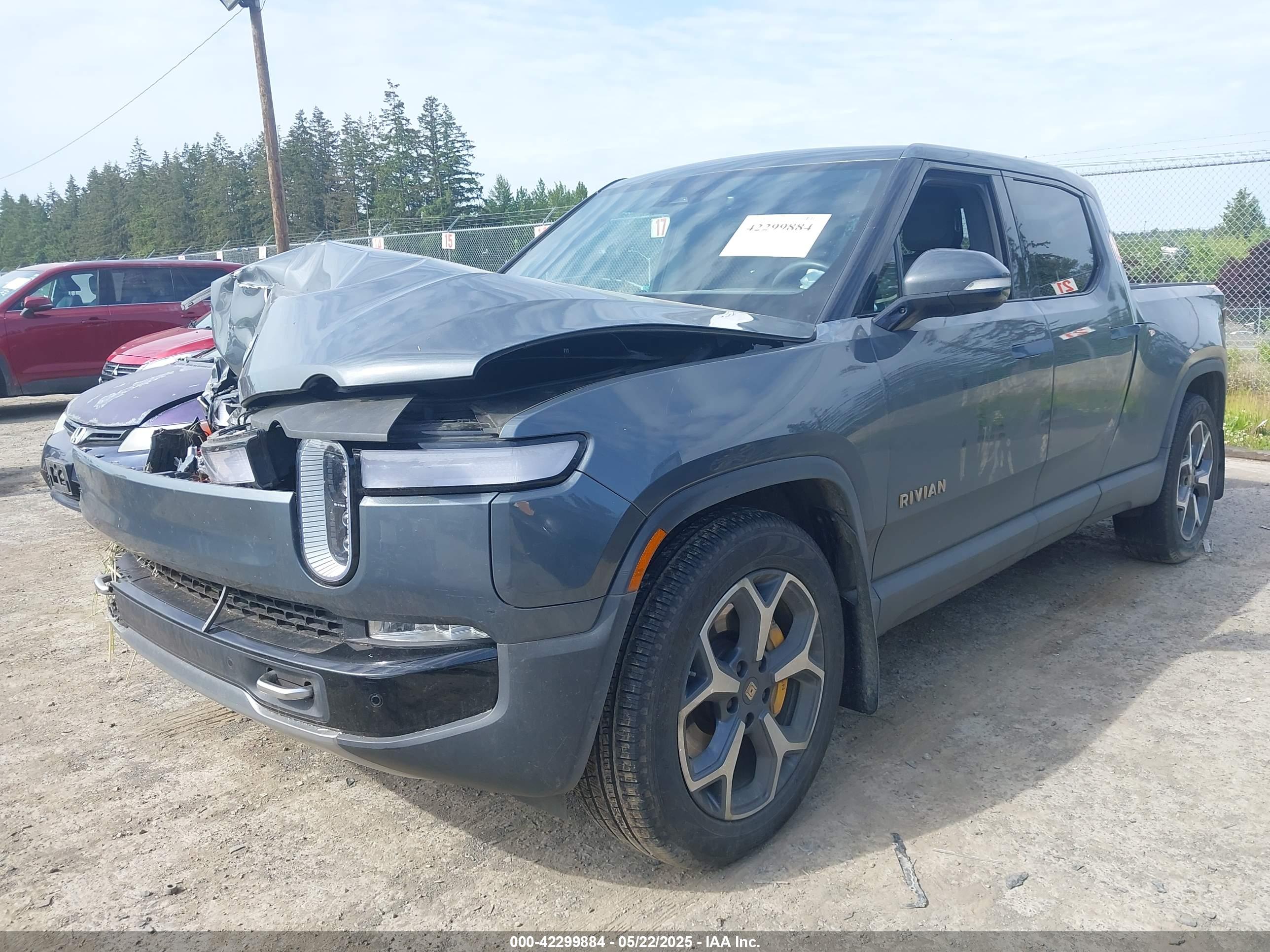 RIVIAN R1T image 2