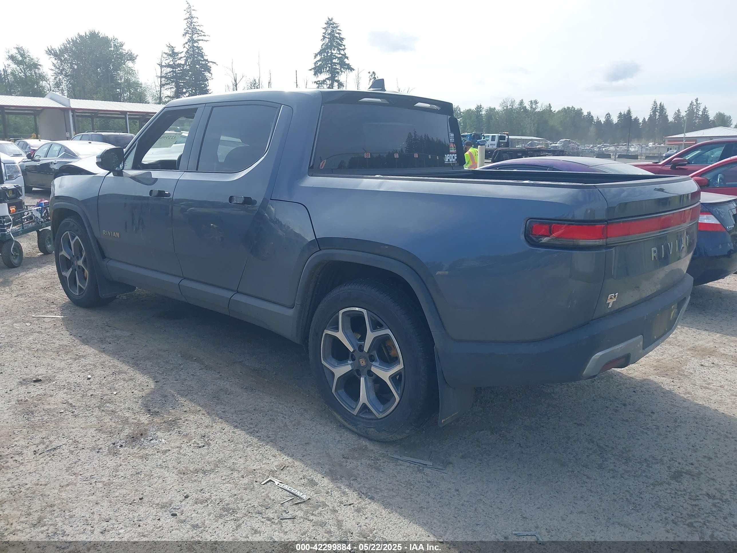 RIVIAN R1T image 3