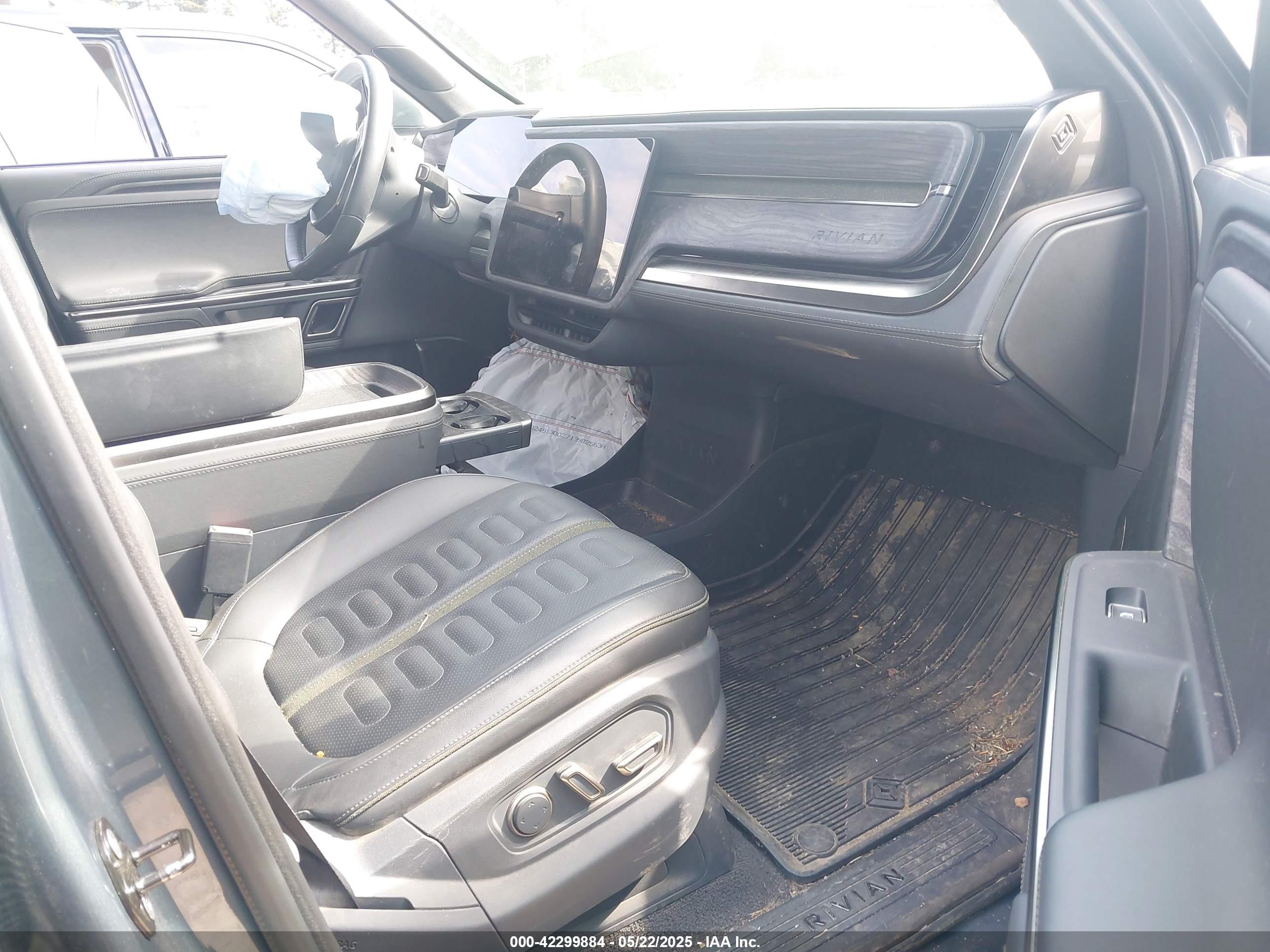 RIVIAN R1T image 5