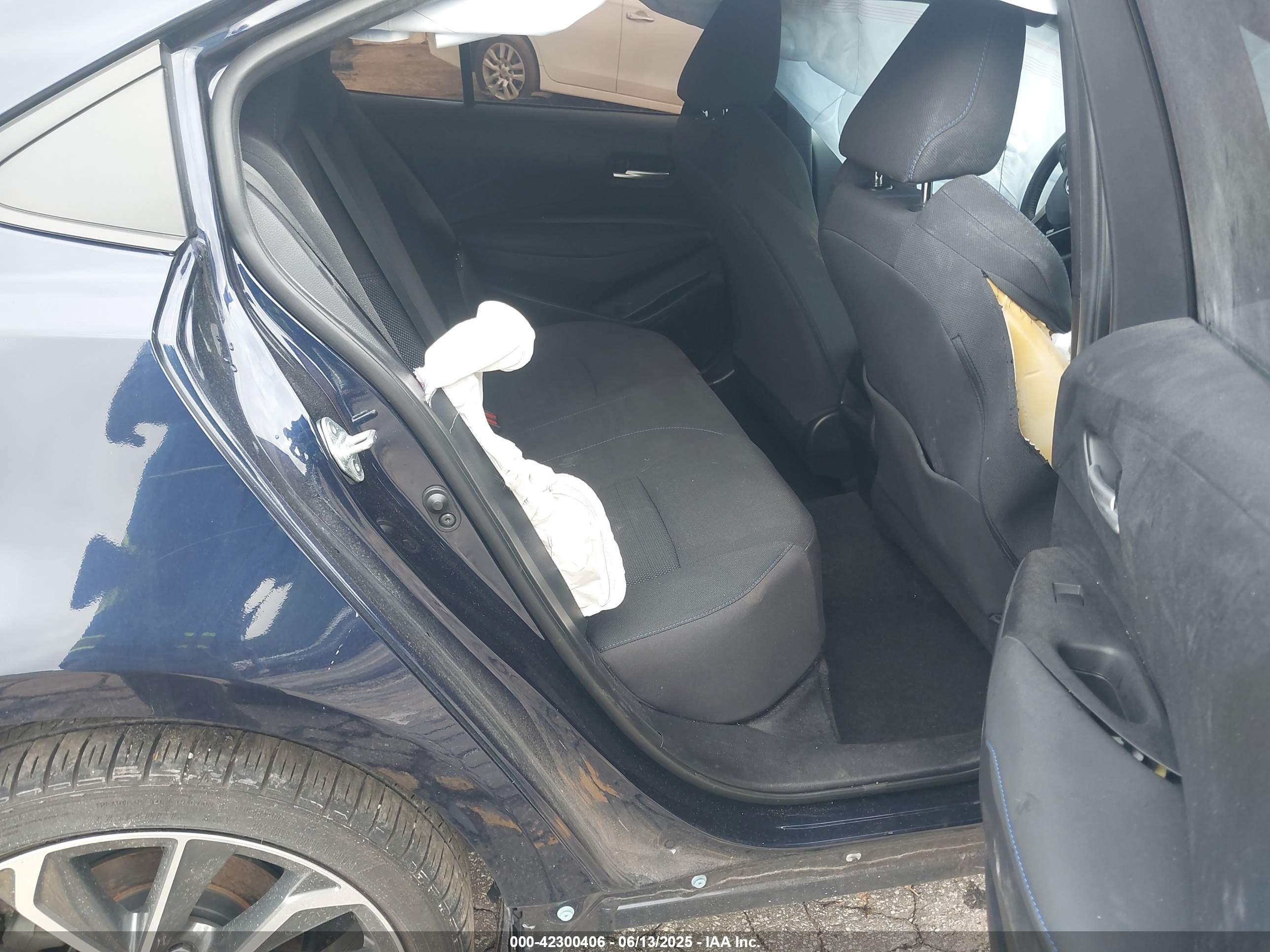 TOYOTA COROLLA image 8