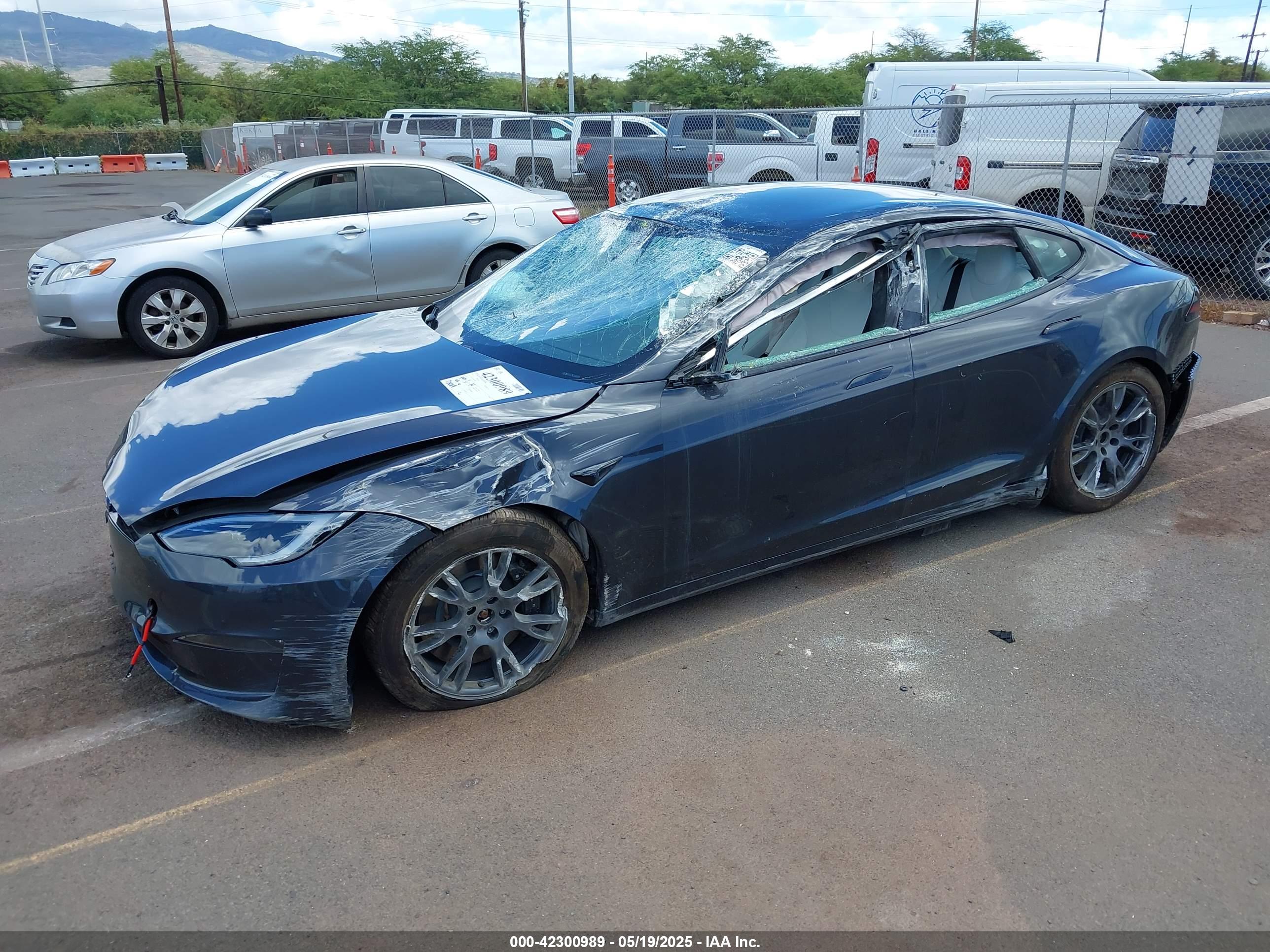 TESLA MODEL image 2