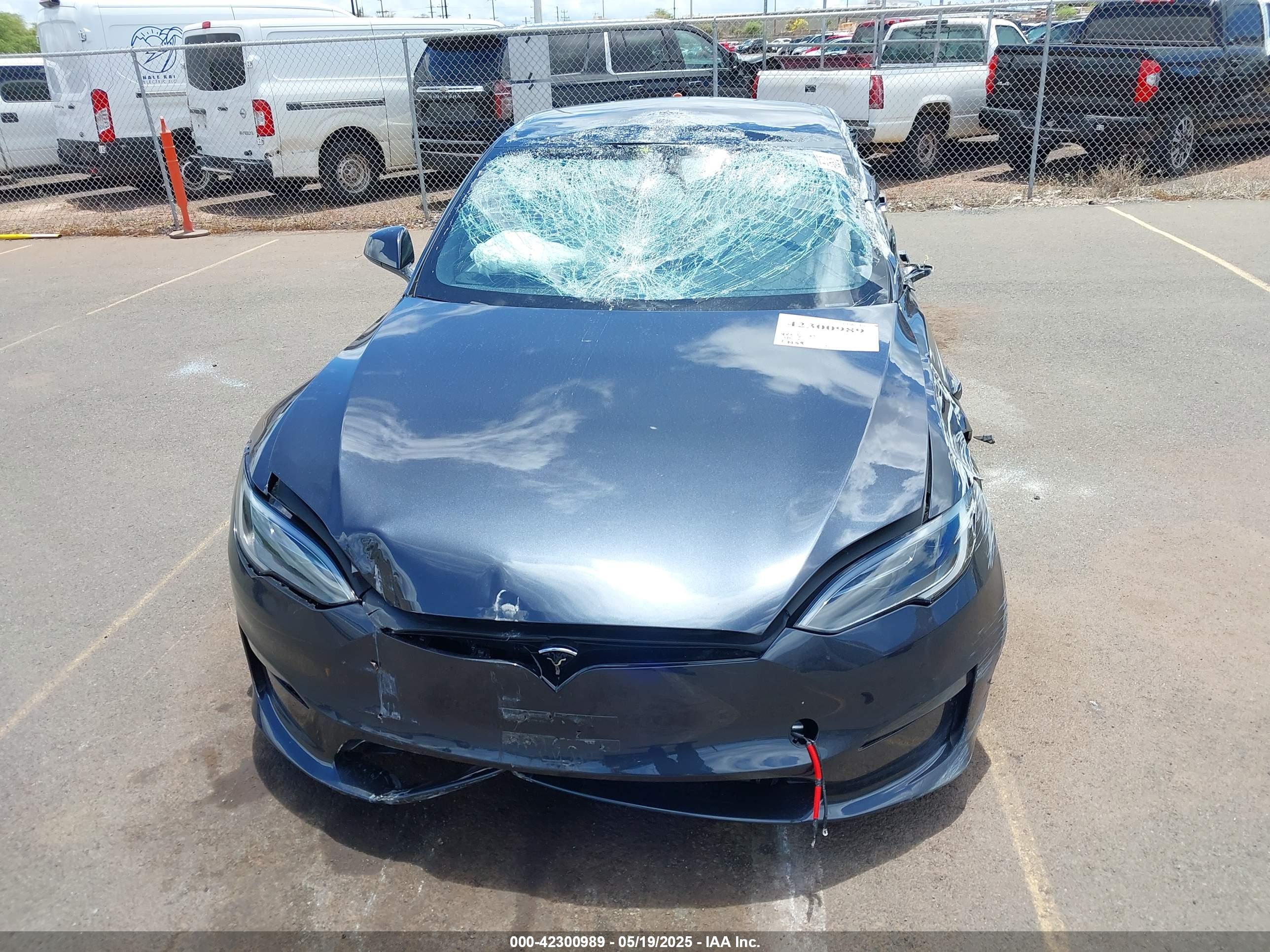 TESLA MODEL image 6