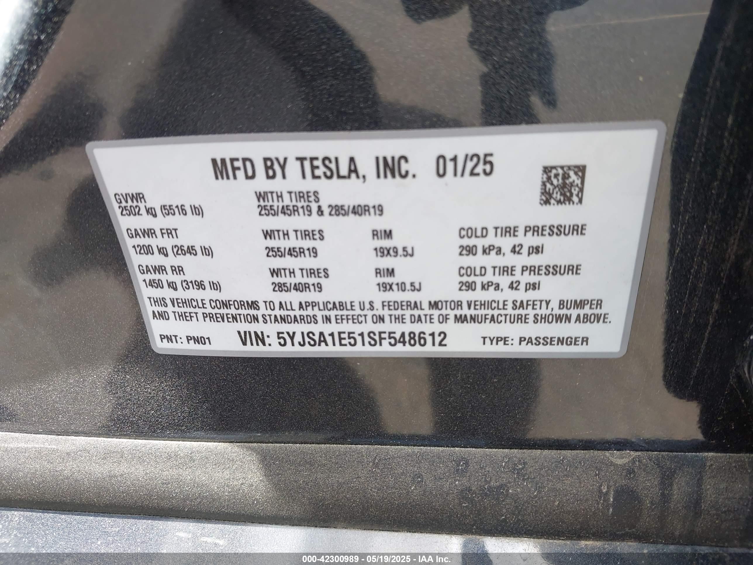 TESLA MODEL image 9