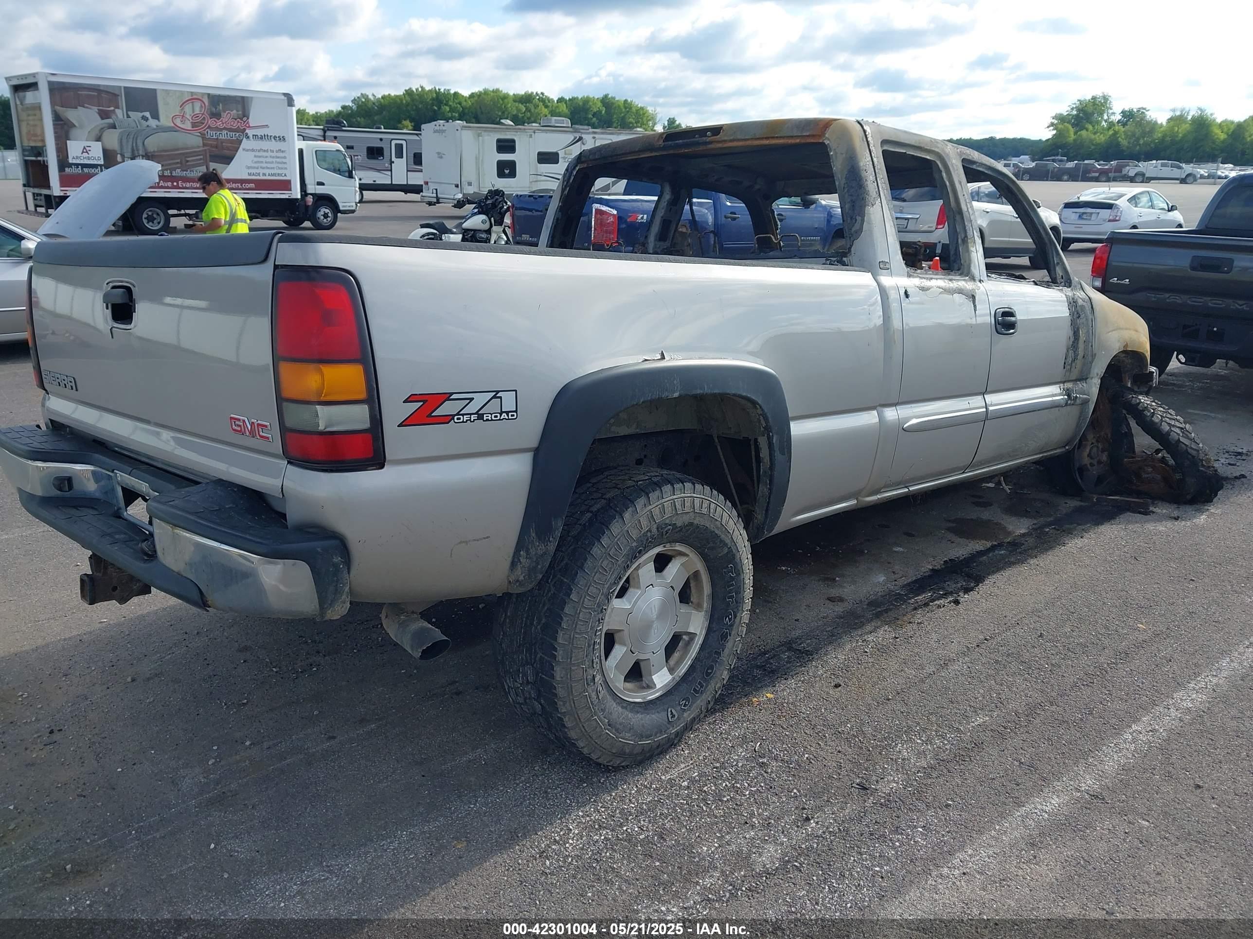 GMC SIERRA image 4