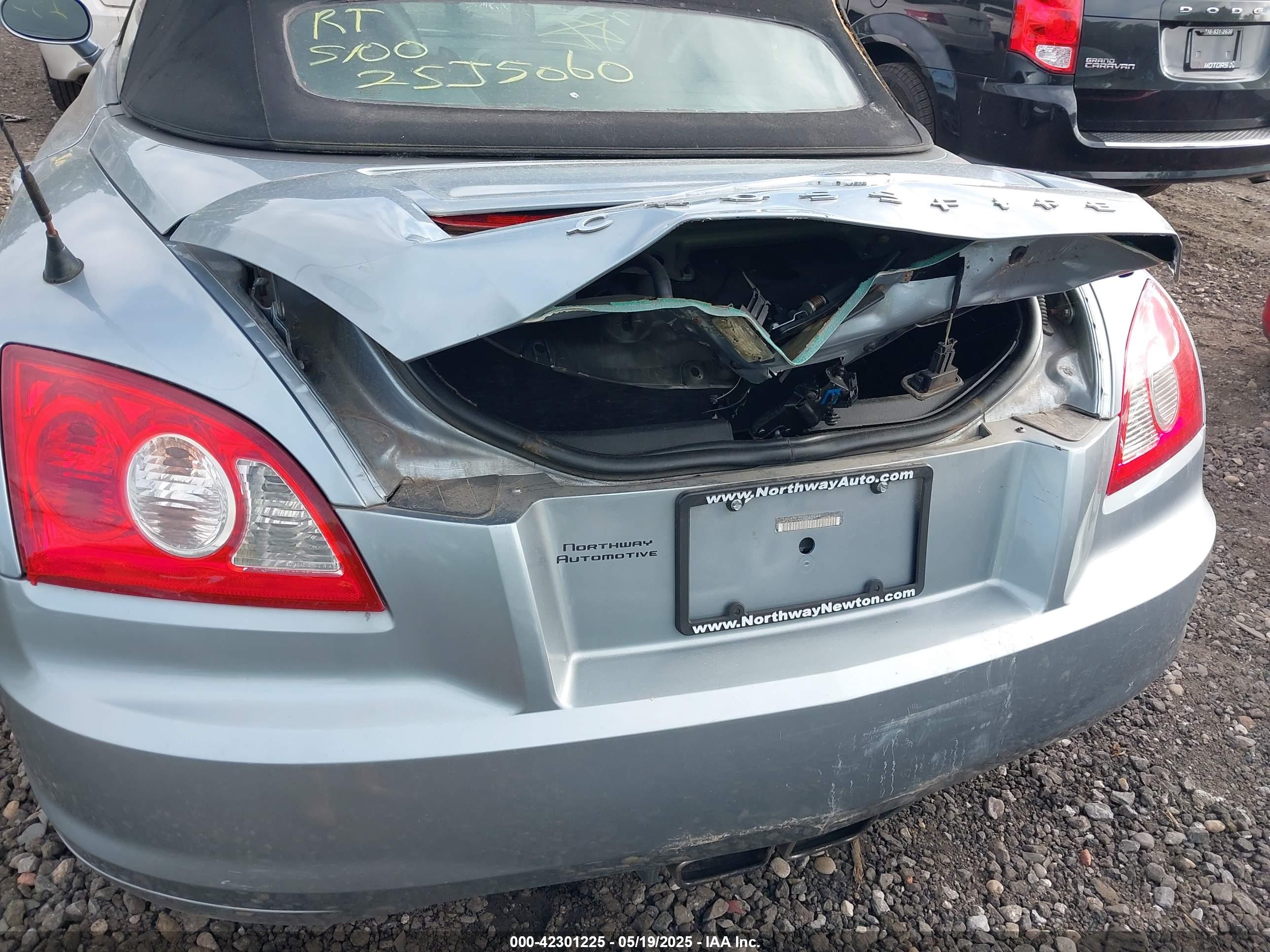 CHRYSLER CROSSFIRE image 6