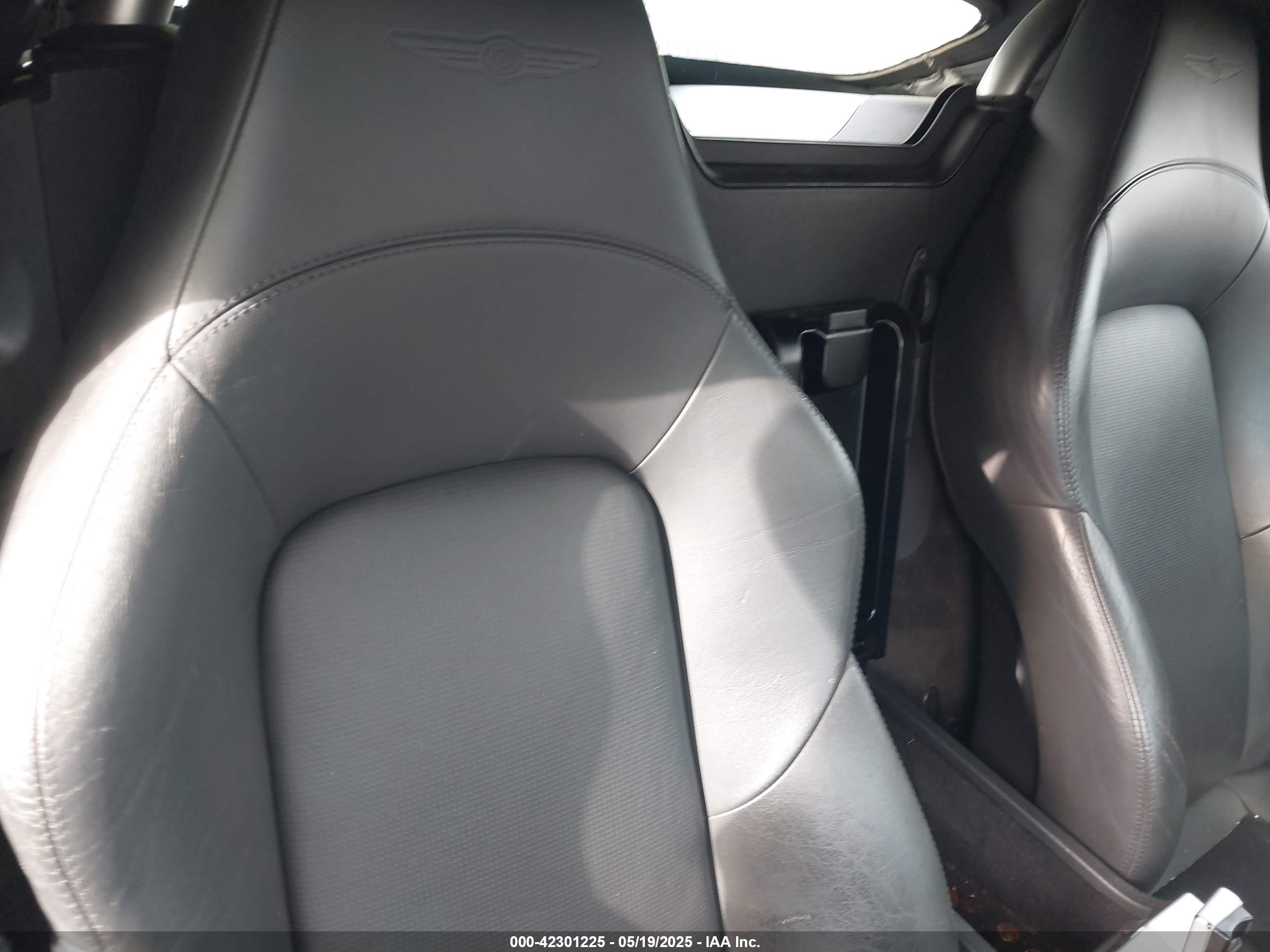 CHRYSLER CROSSFIRE image 8