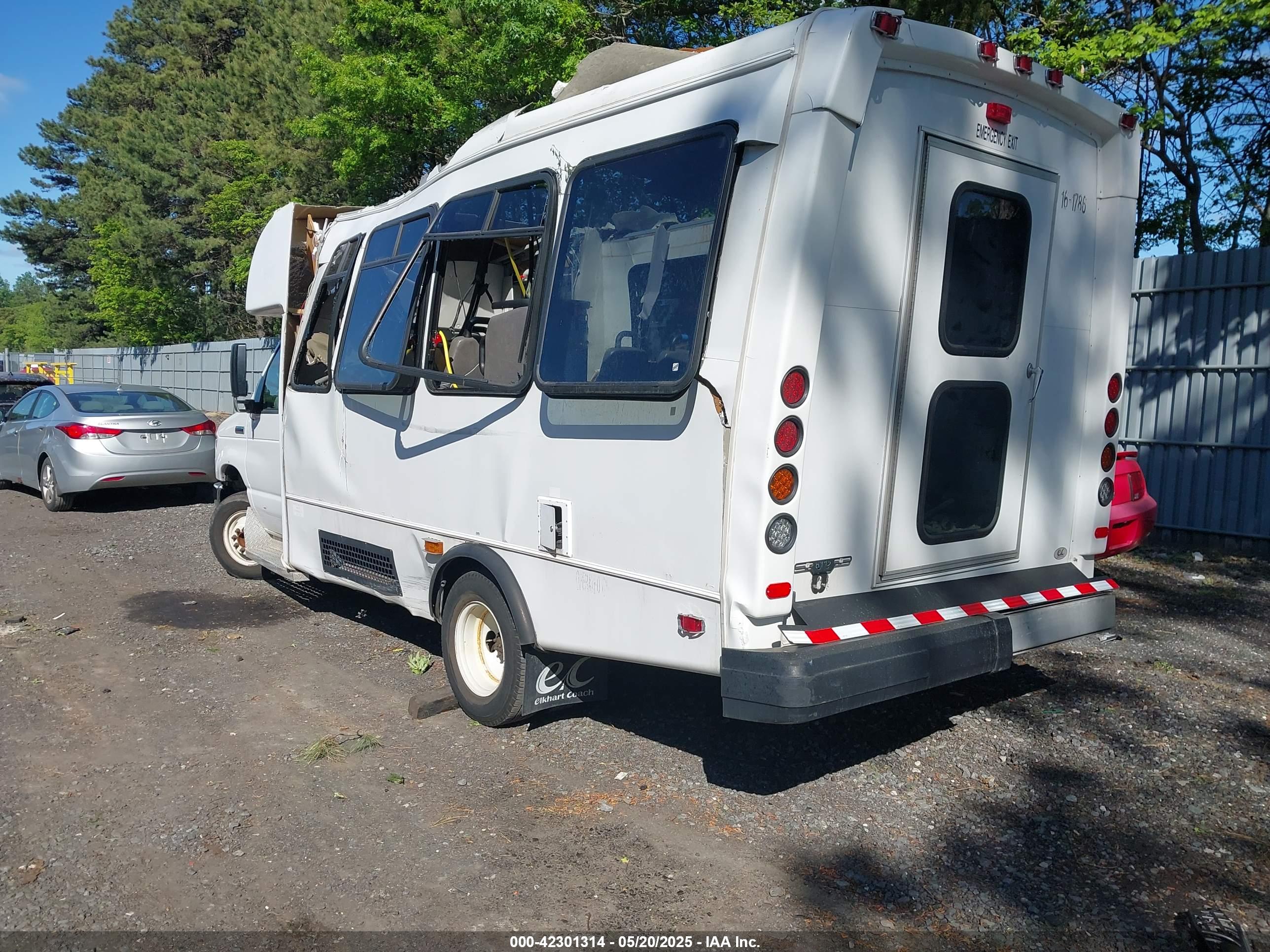 FORD E-350 image 3