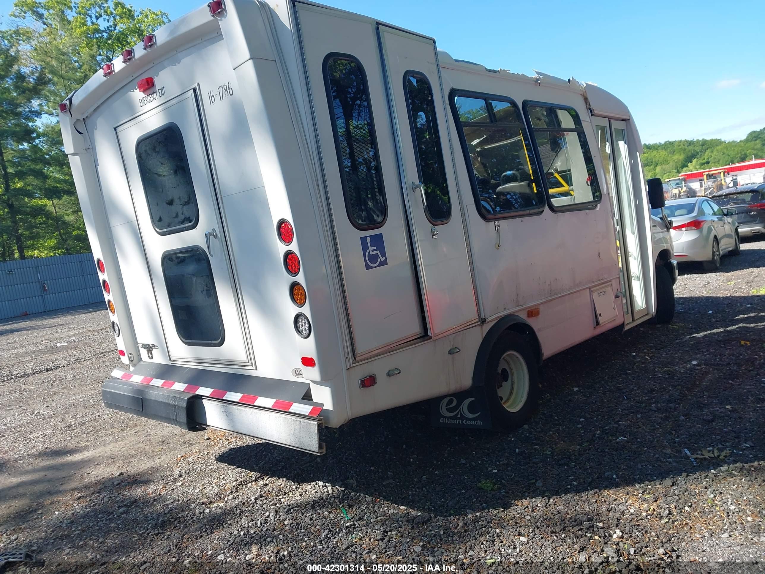 FORD E-350 image 4