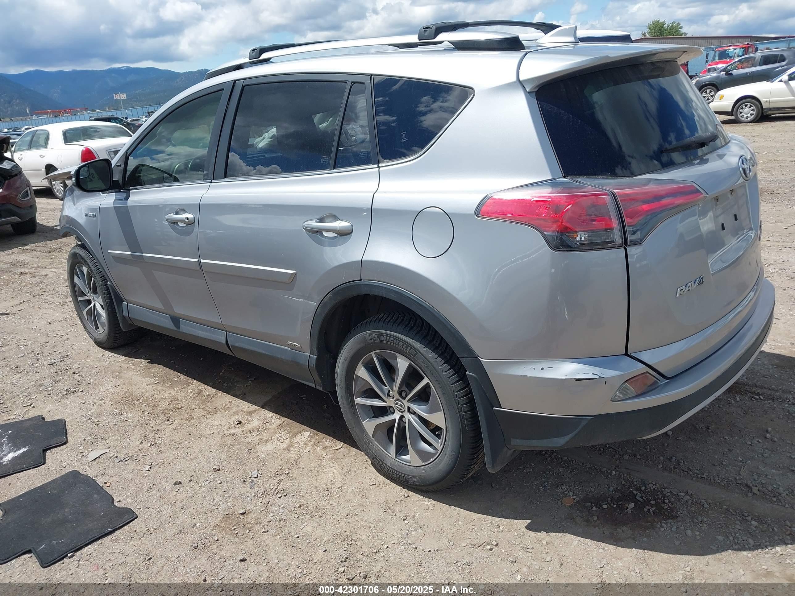 TOYOTA RAV4 image 3