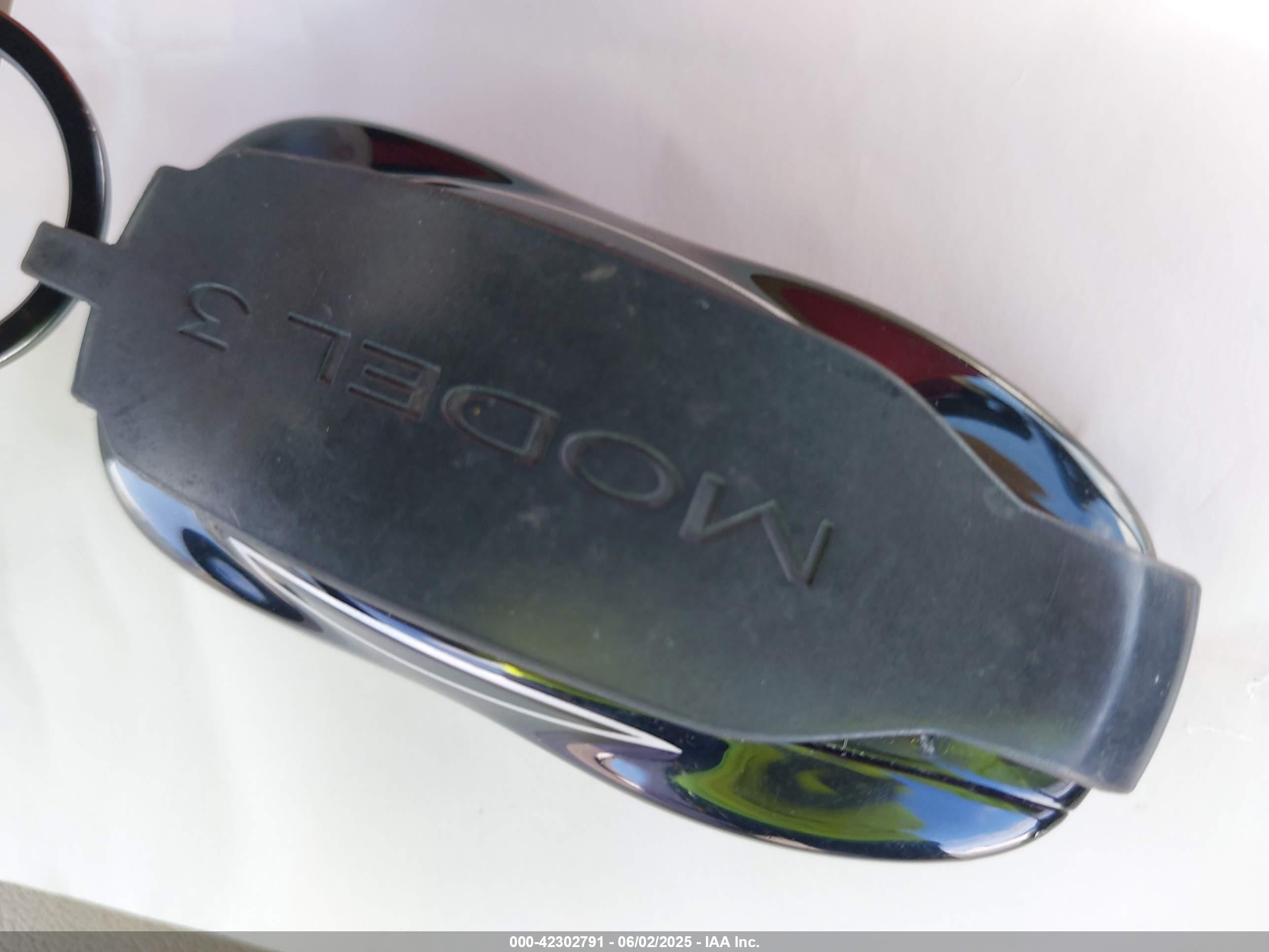 TESLA MODEL image 11