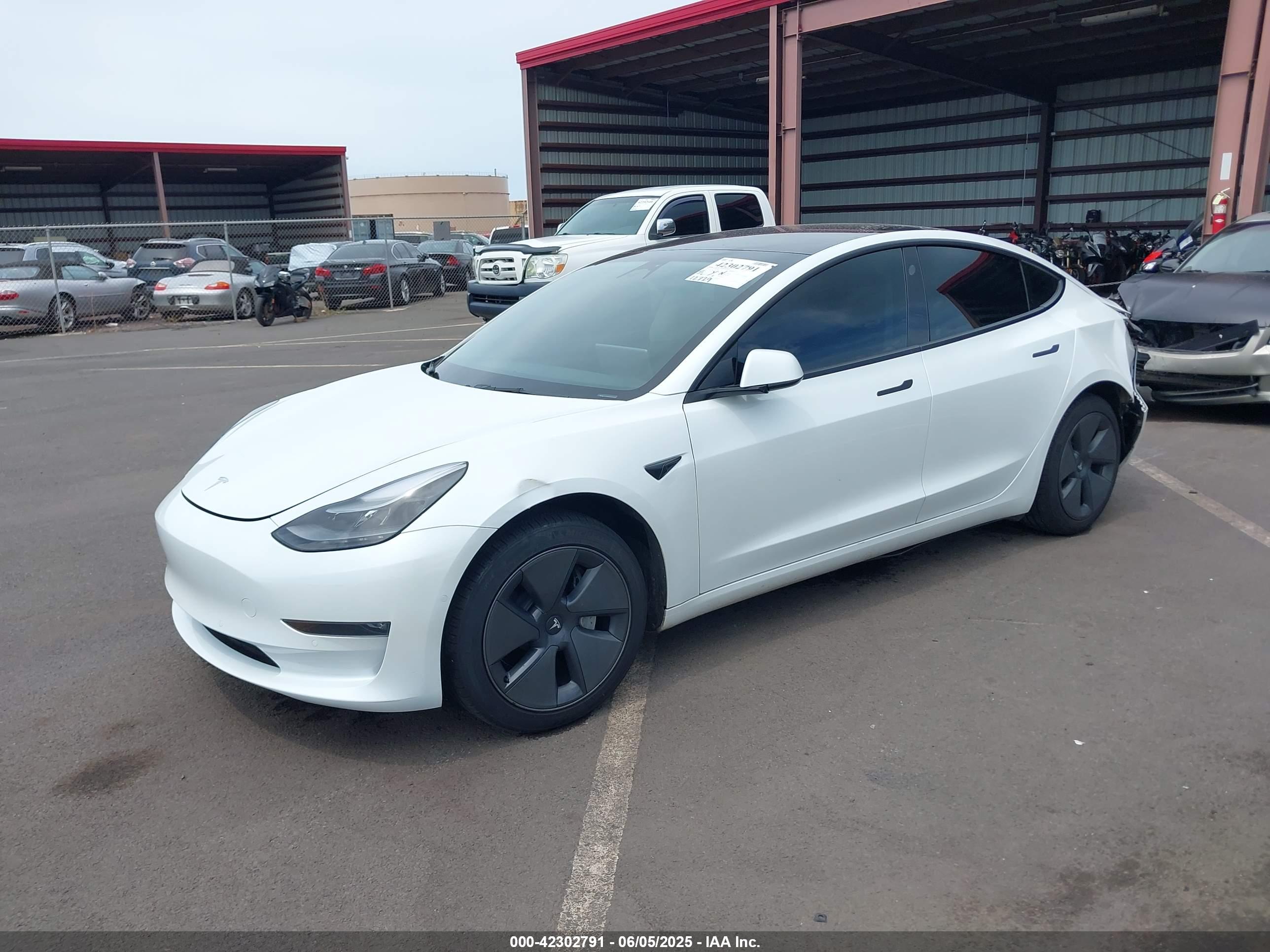 TESLA MODEL image 2