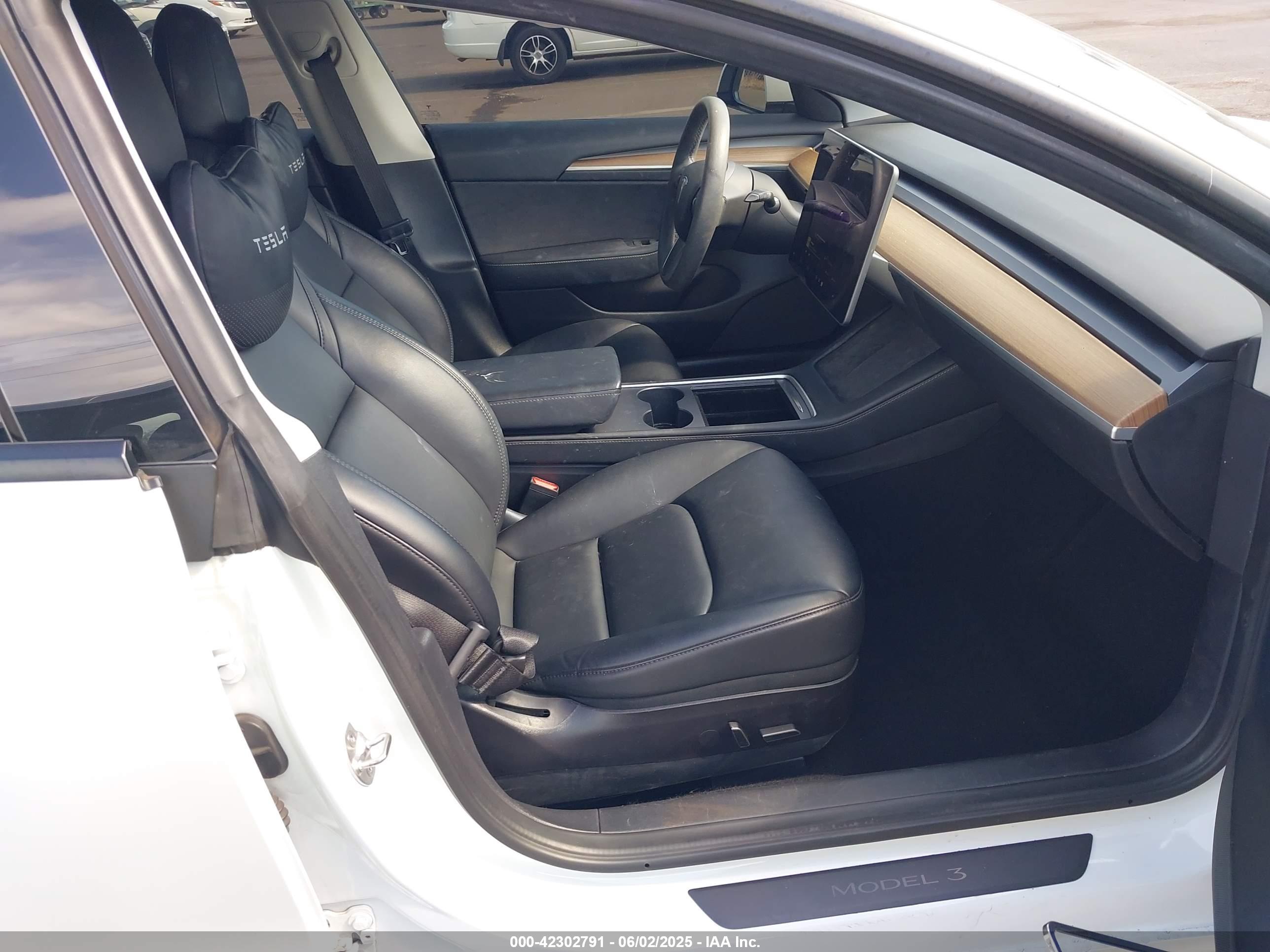TESLA MODEL image 5