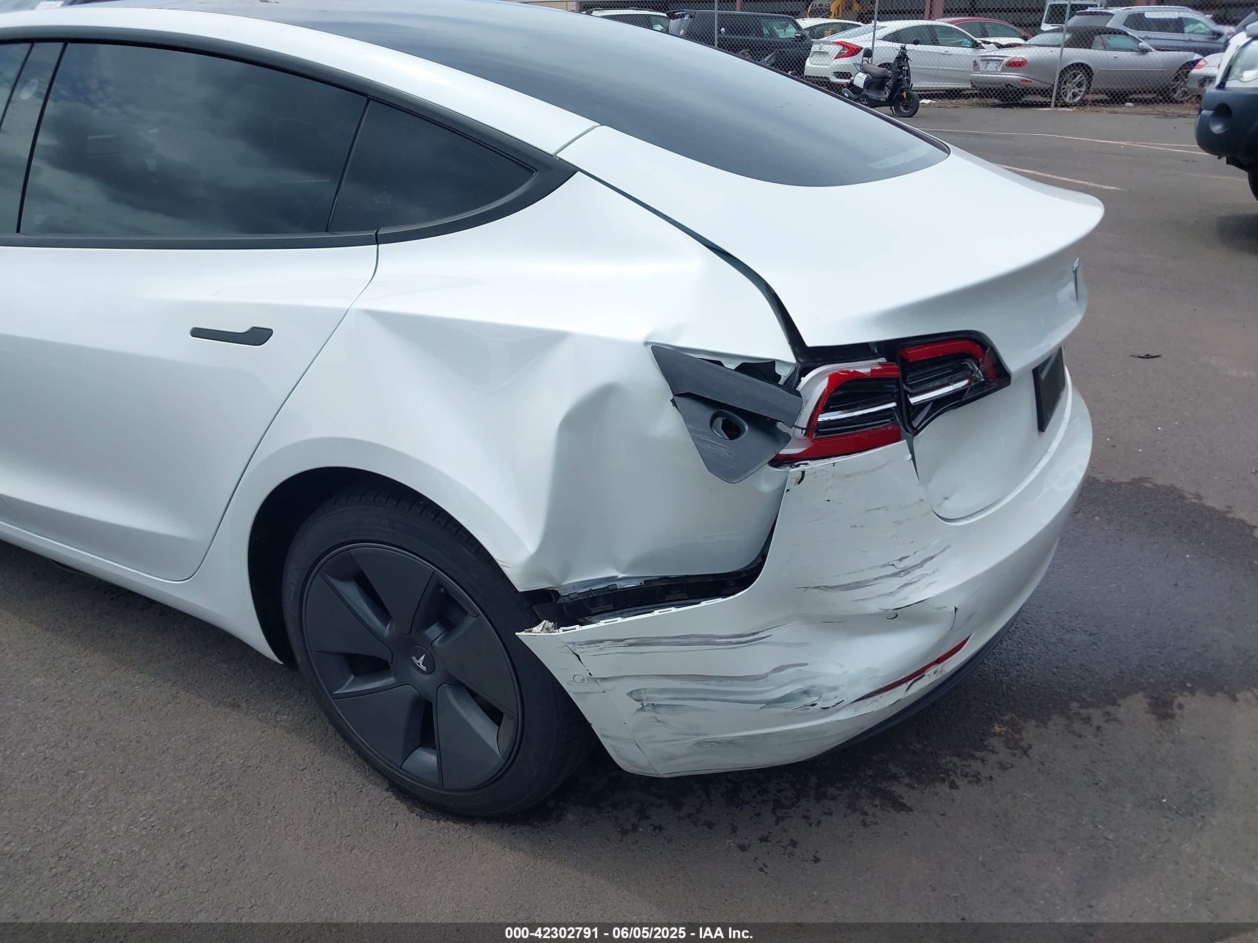TESLA MODEL image 6