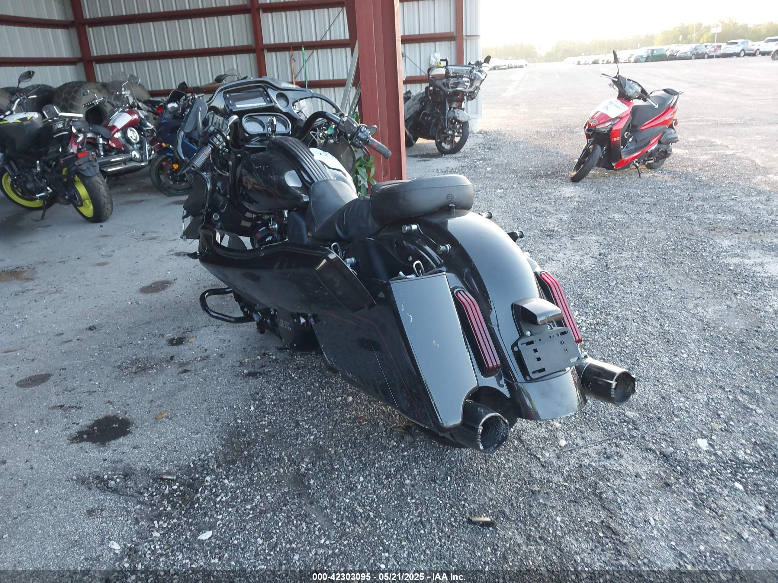 HARLEY-DAVIDSON FLTRXSE image 3