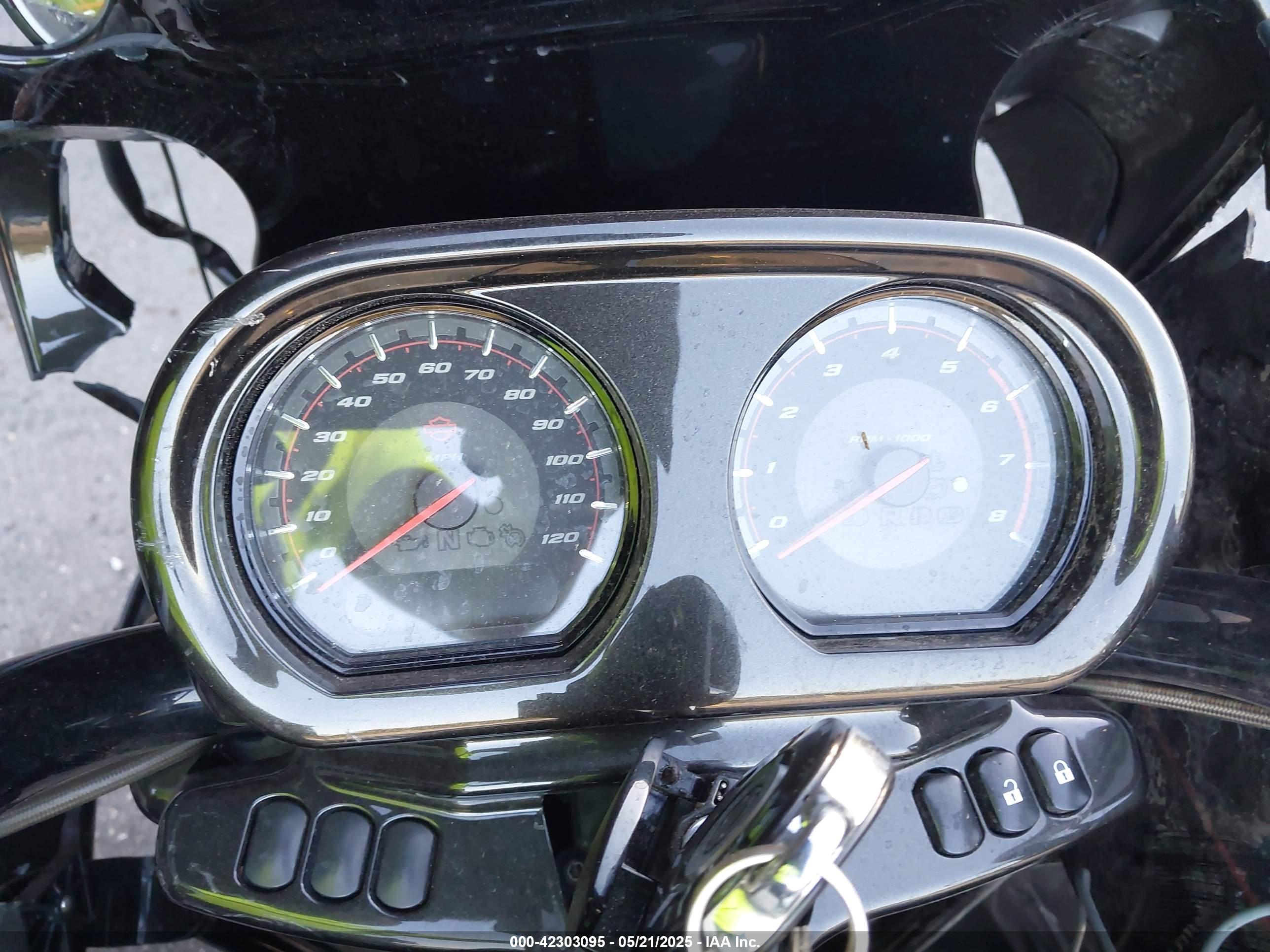 HARLEY-DAVIDSON FLTRXSE image 7