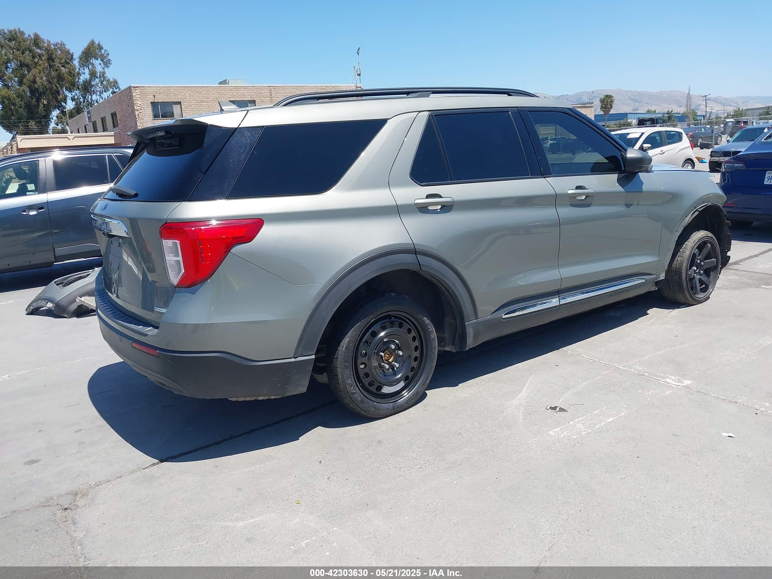 FORD EXPLORER image 4