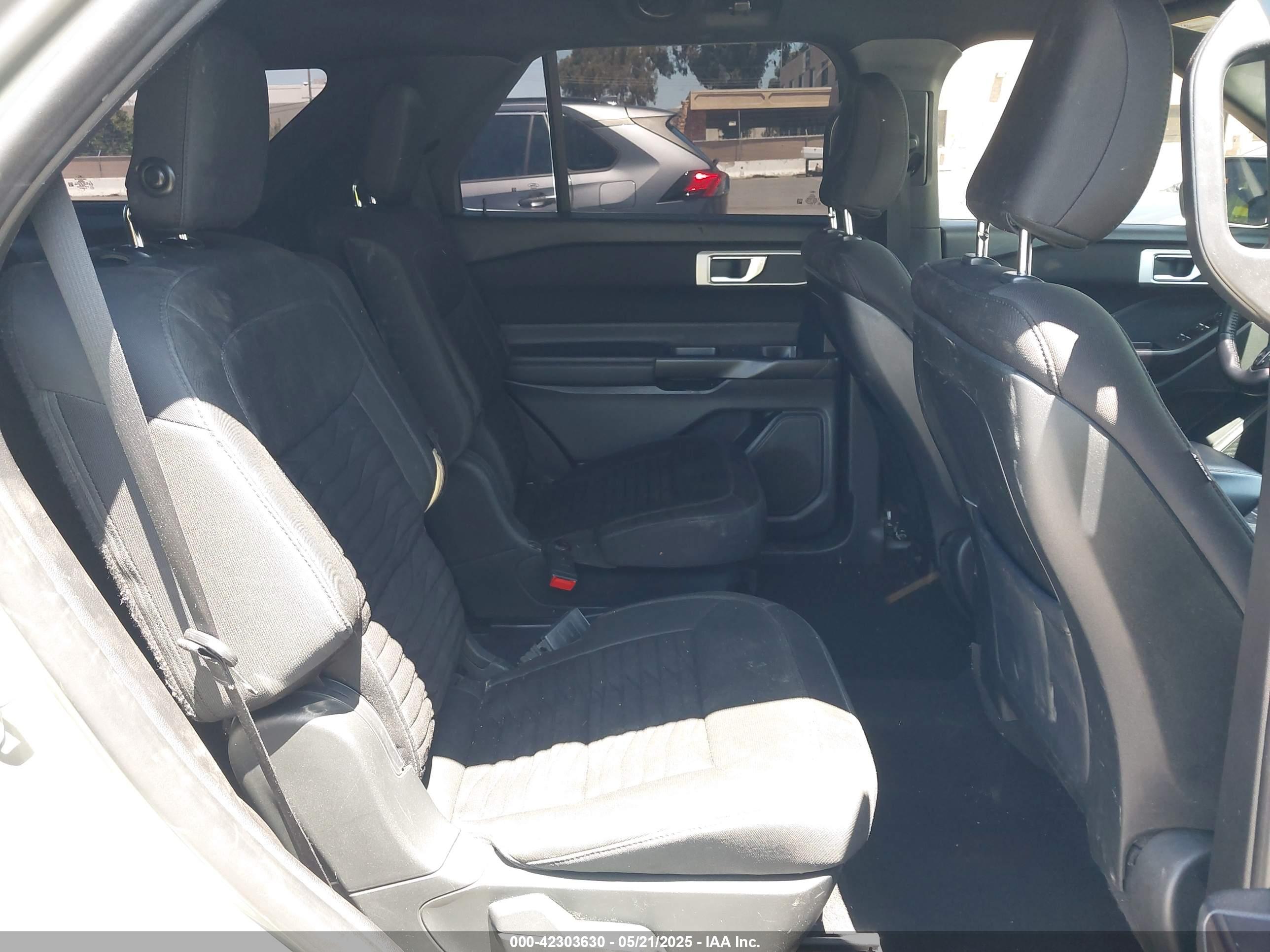 FORD EXPLORER image 8