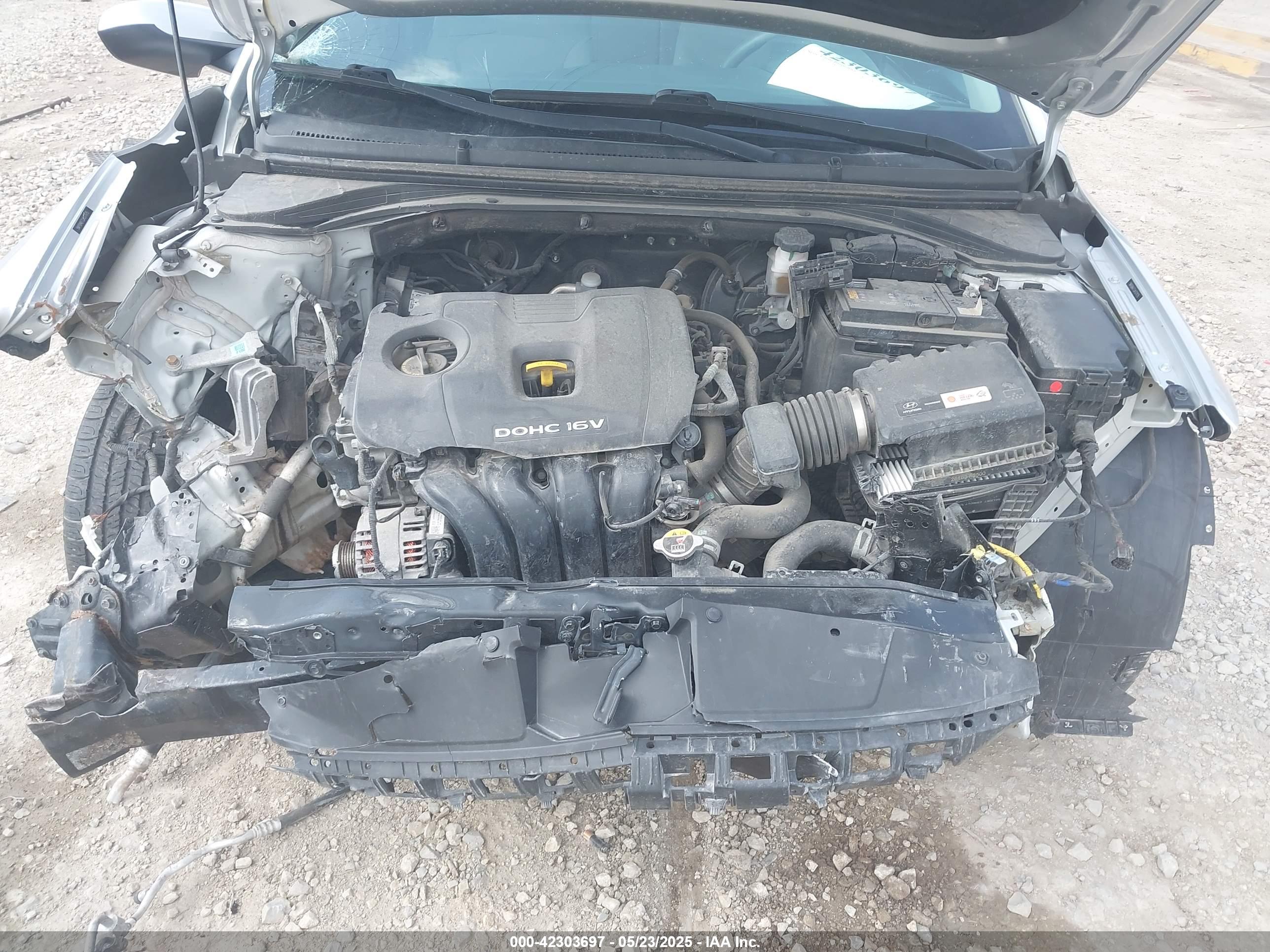 HYUNDAI ELANTRA image 10