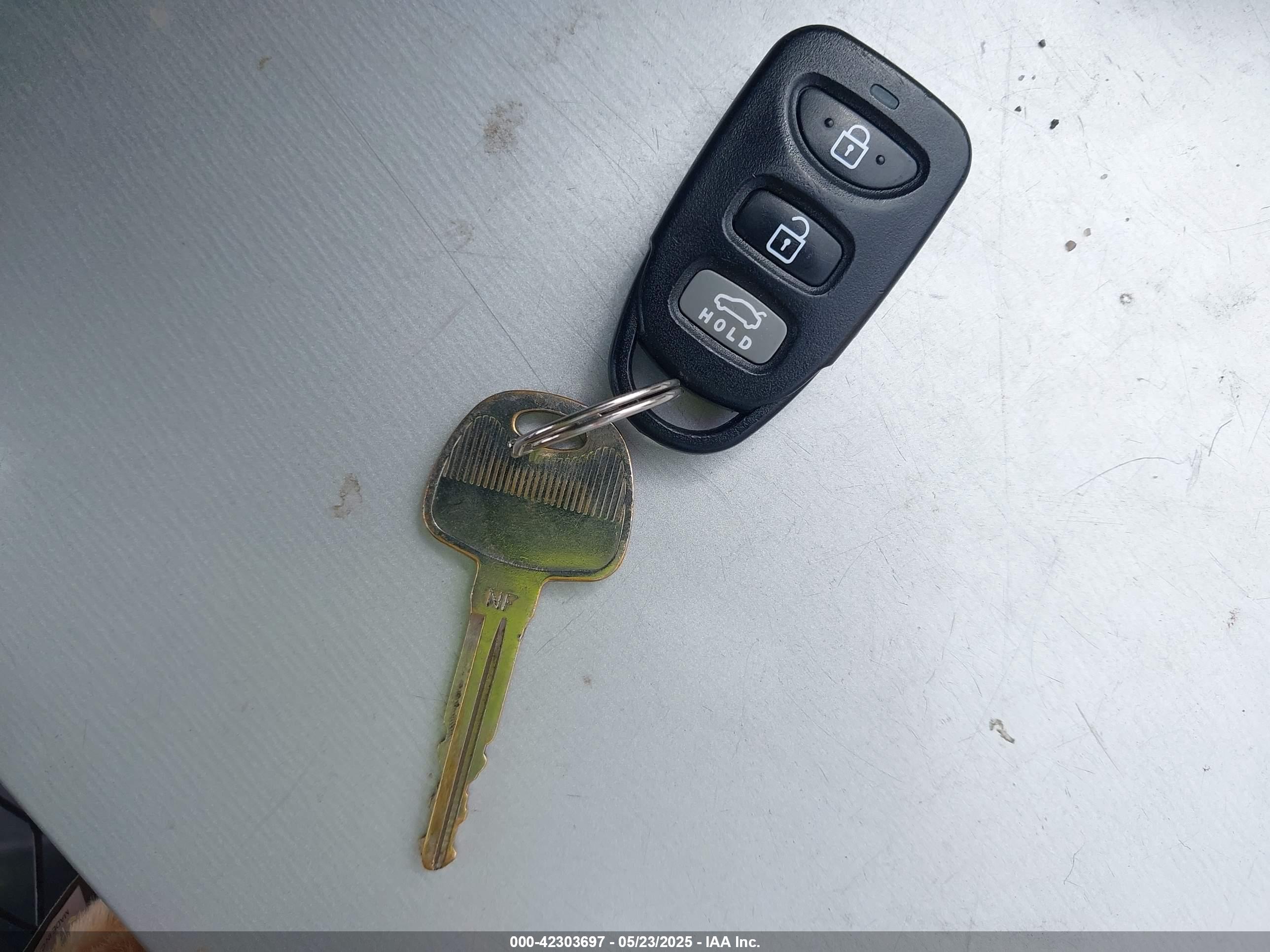 HYUNDAI ELANTRA image 11