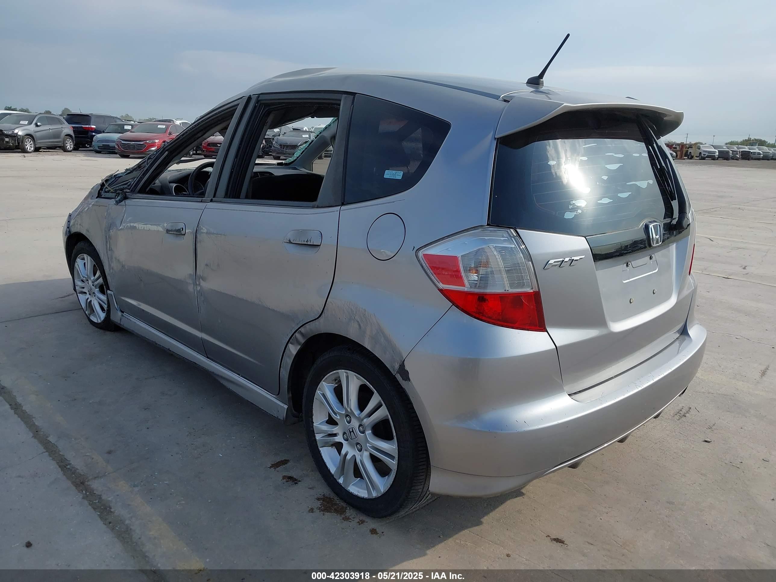 HONDA FIT image 3