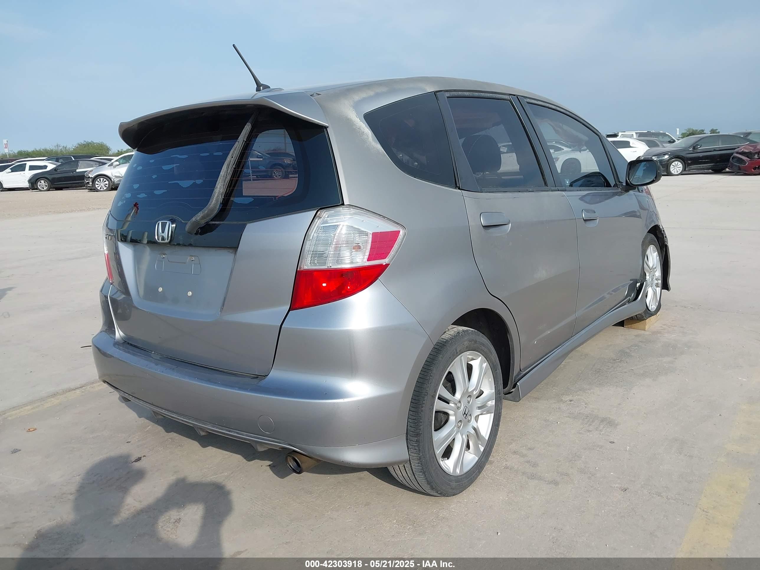 HONDA FIT image 4