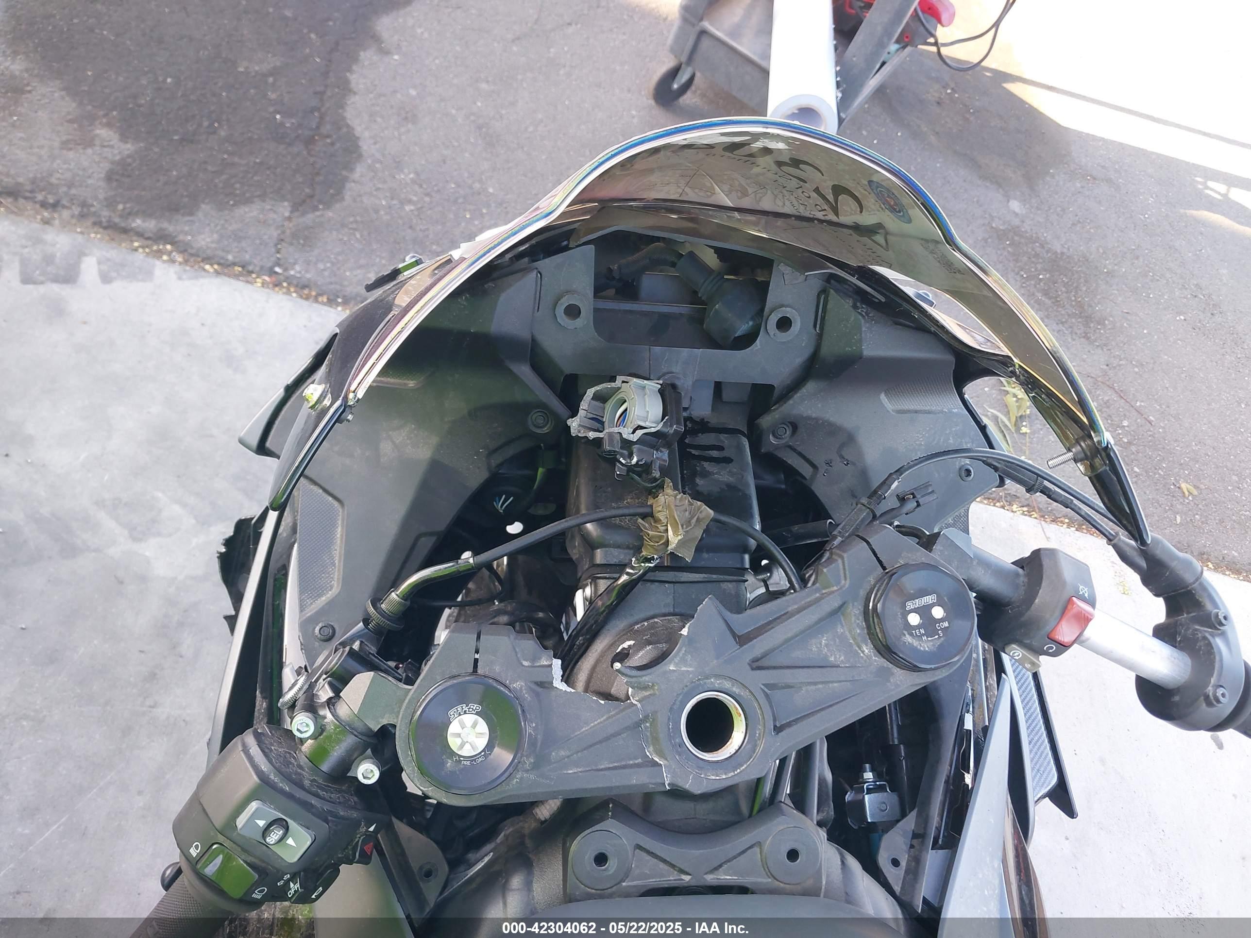 KAWASAKI ZX636 image 7
