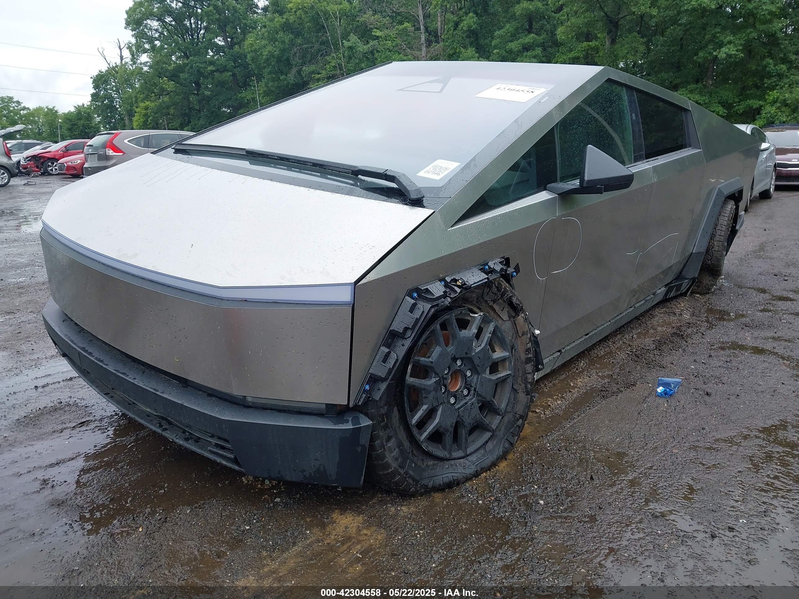 TESLA CYBERTRUCK image 2