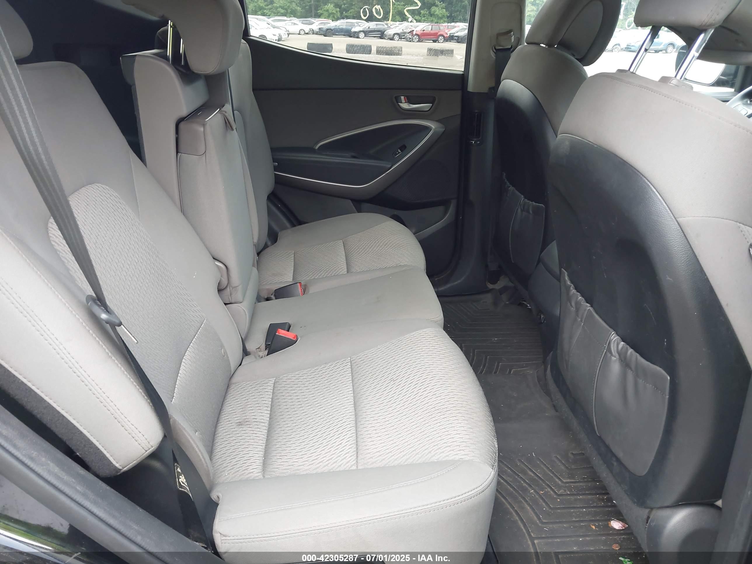 HYUNDAI SANTA image 8