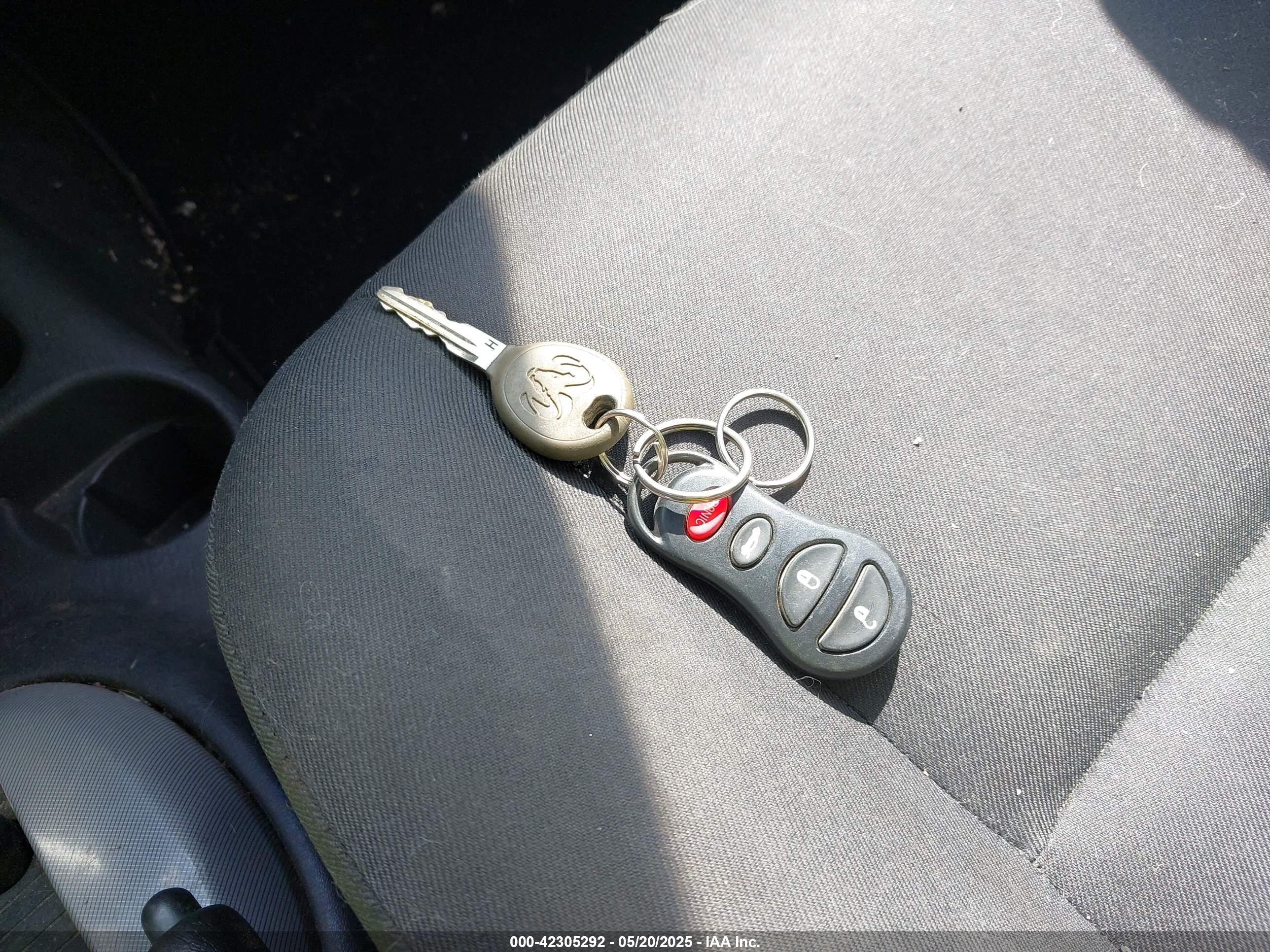 DODGE NEON image 11