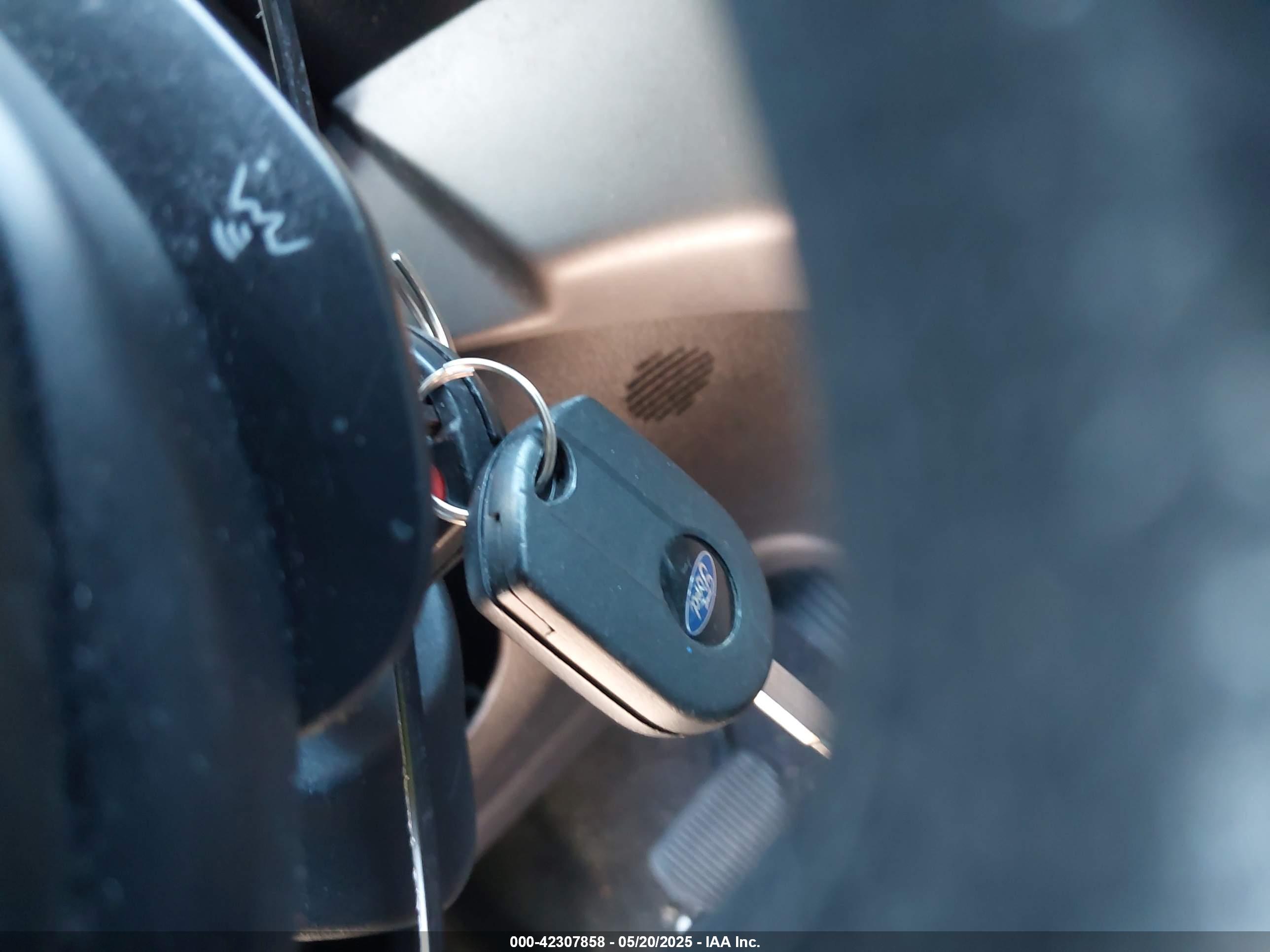 FORD ESCAPE image 11