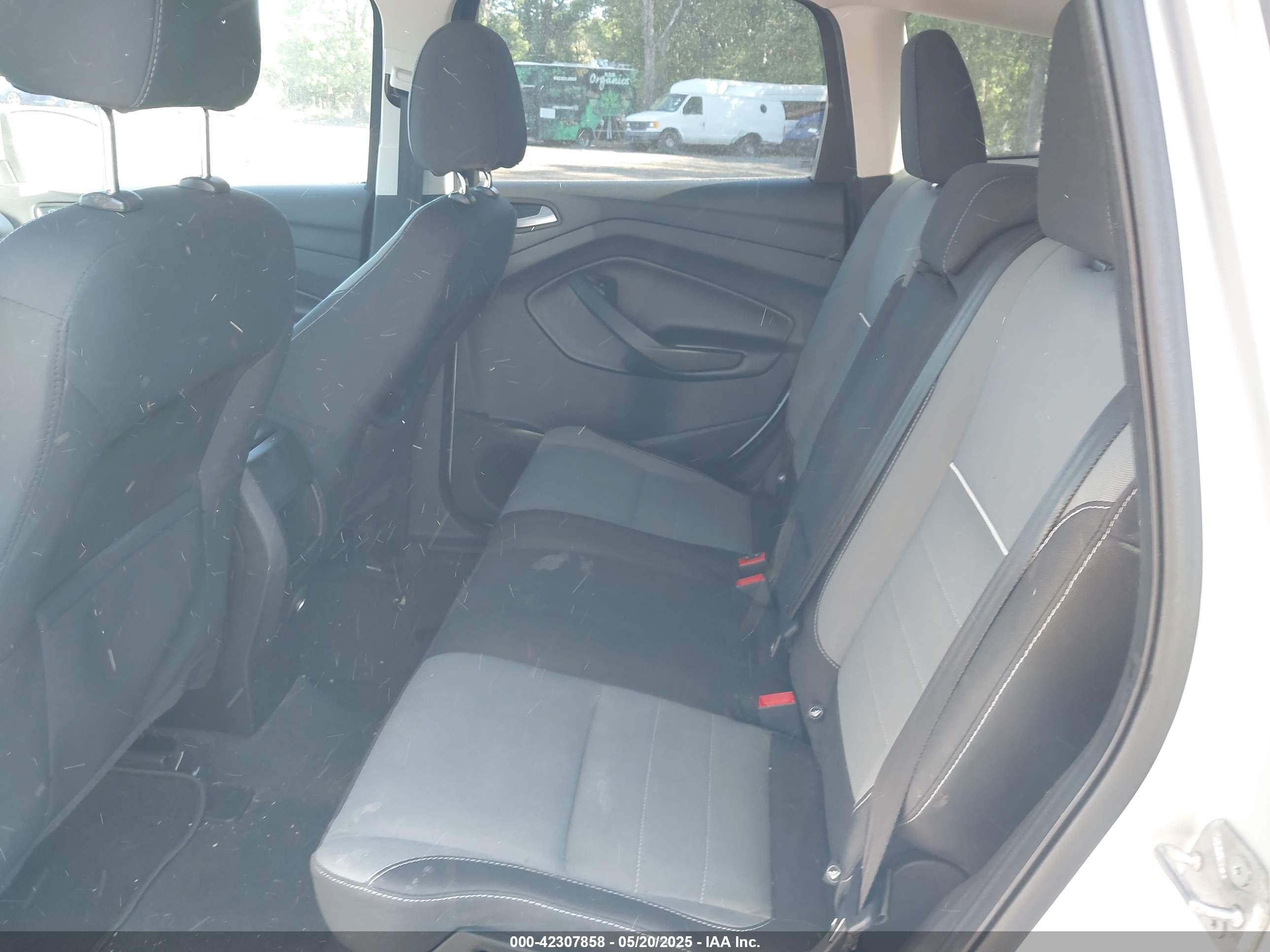 FORD ESCAPE image 8