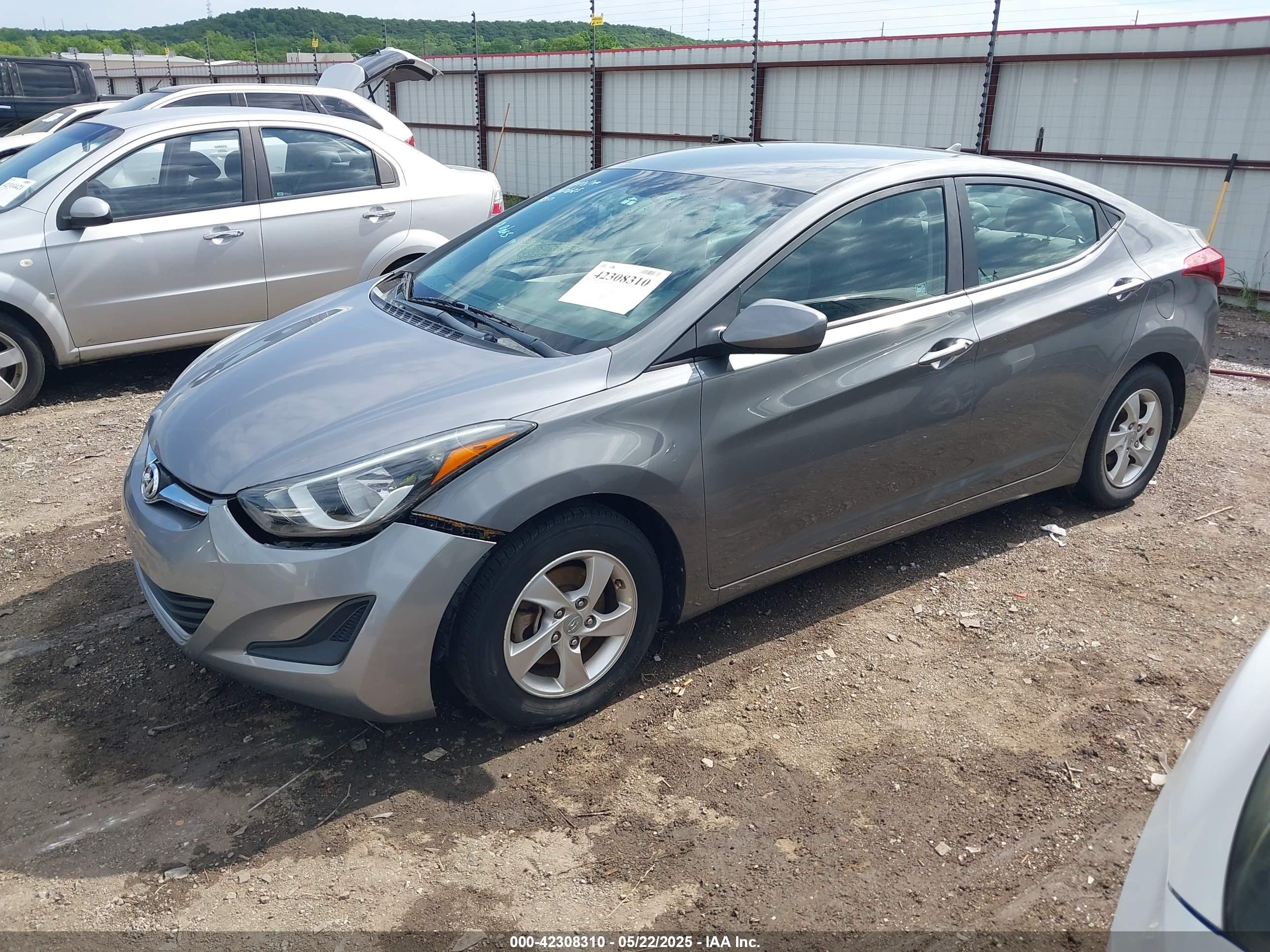 HYUNDAI ELANTRA image 2