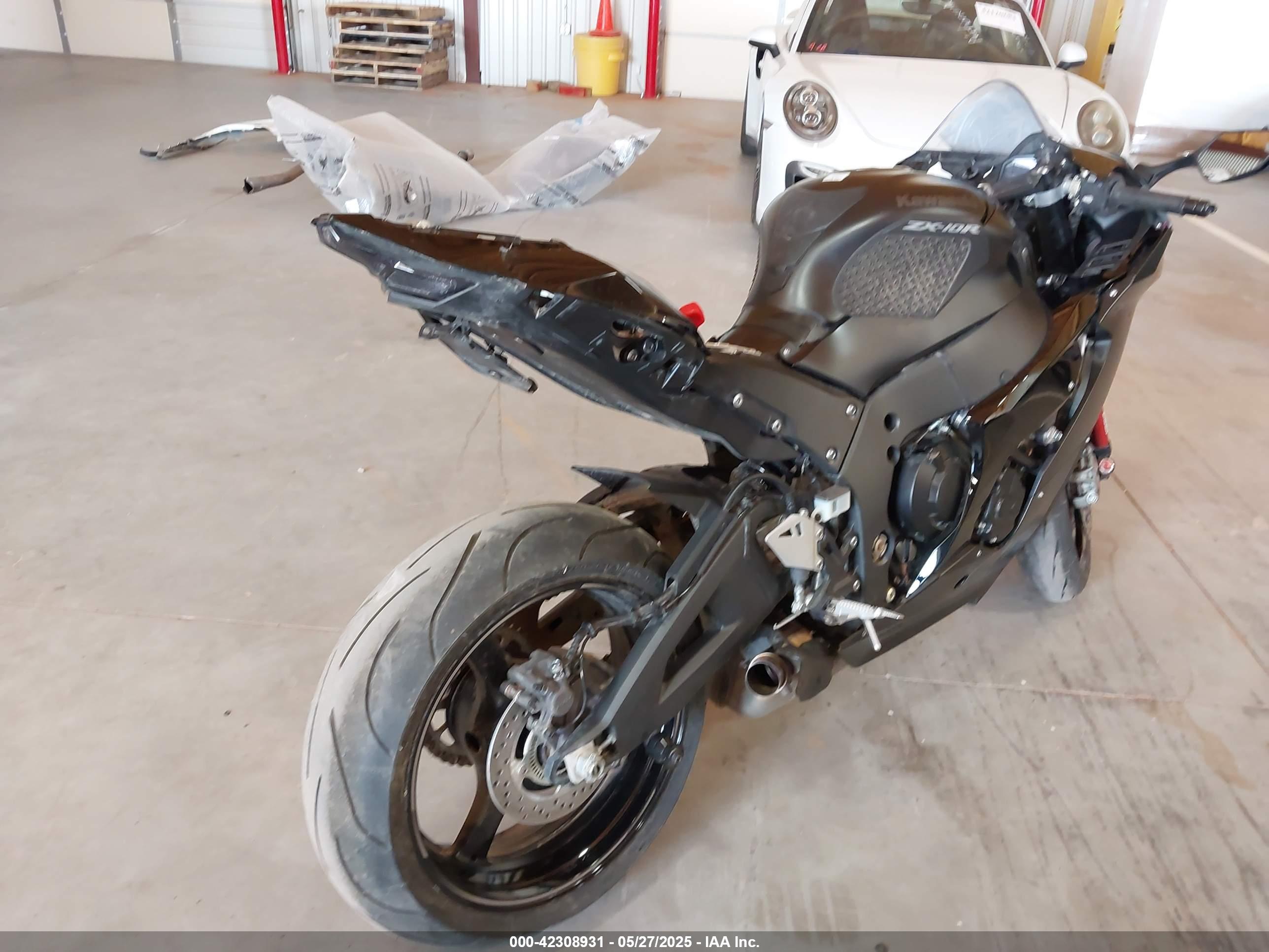 KAWASAKI ZX1002 image 4