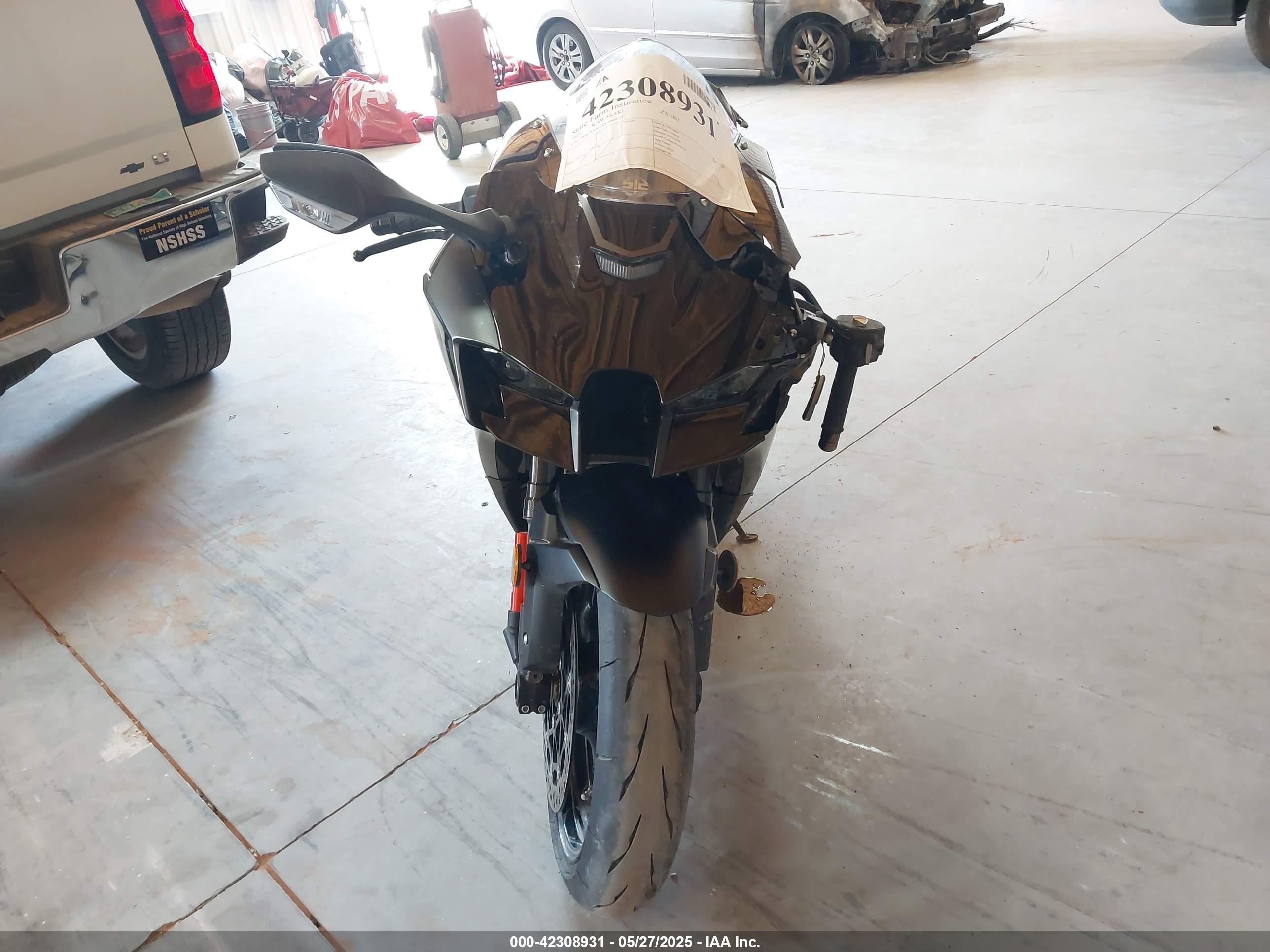 KAWASAKI ZX1002 image 5