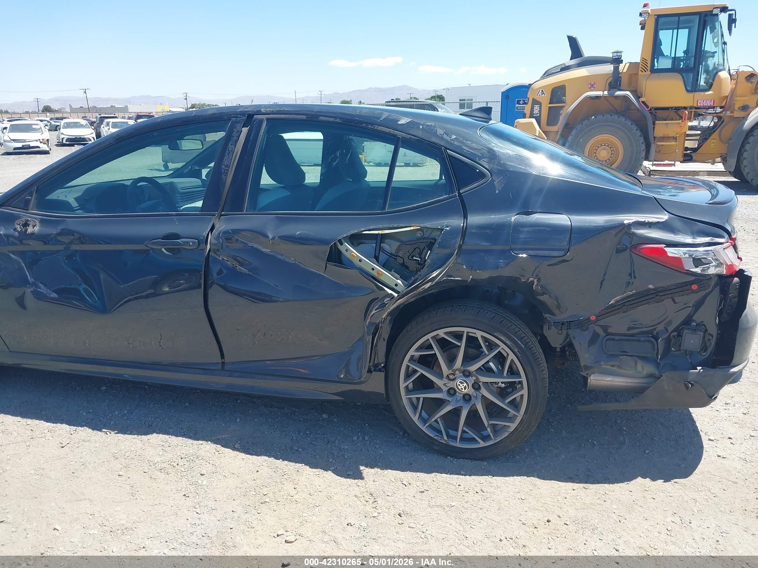 TOYOTA CAMRY image 6