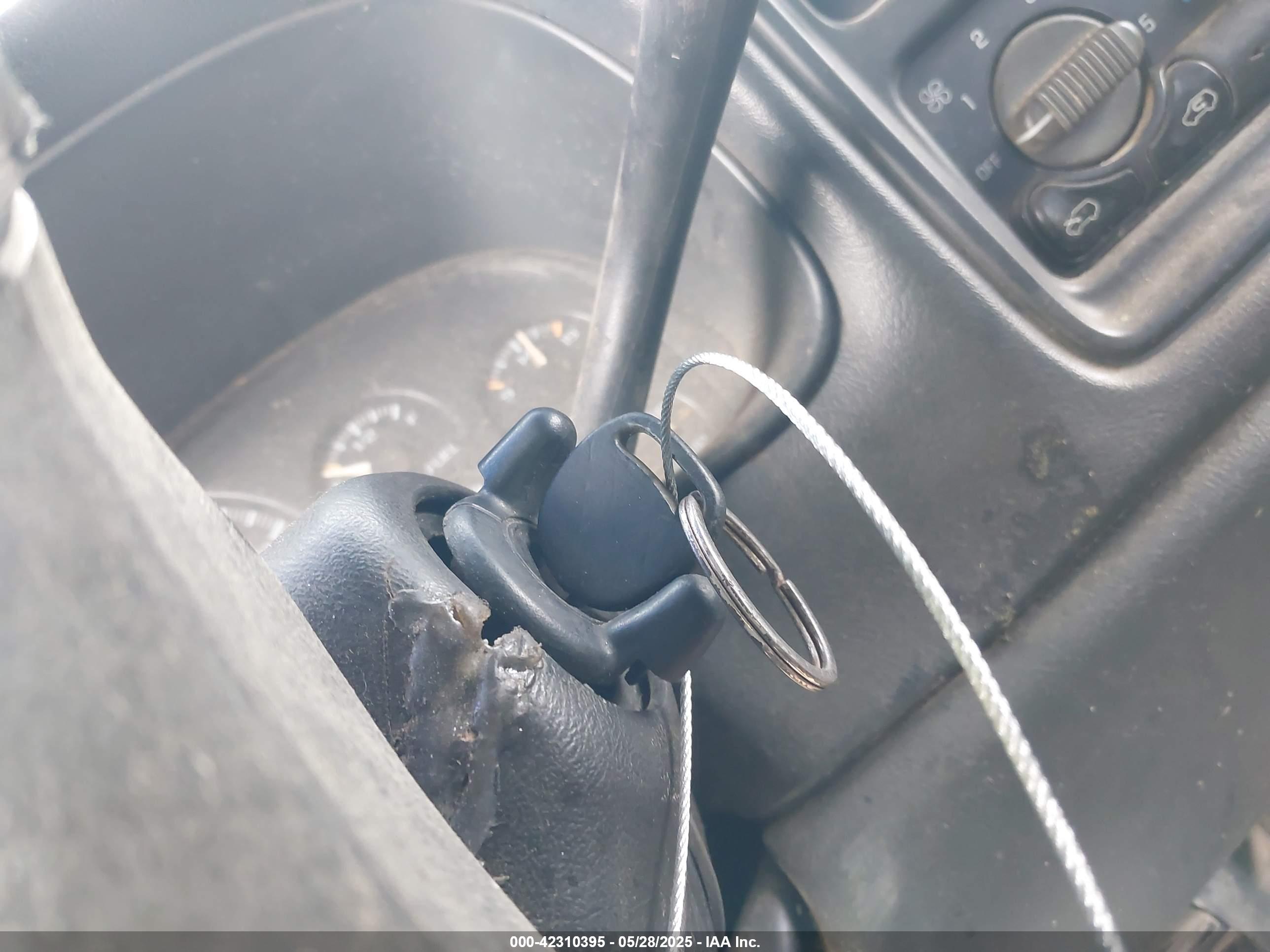 CHEVROLET SILVERADO image 11