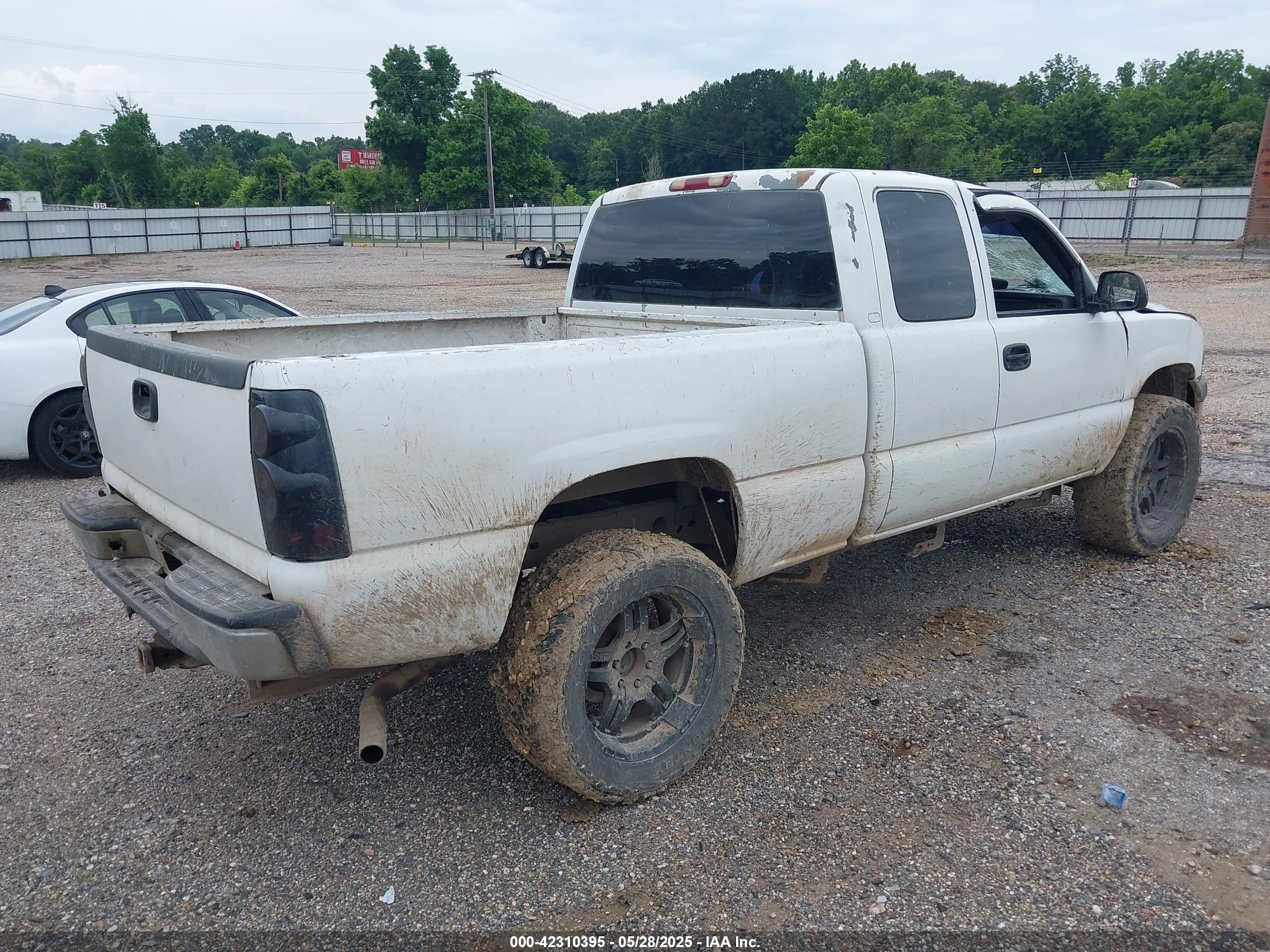 CHEVROLET SILVERADO image 4