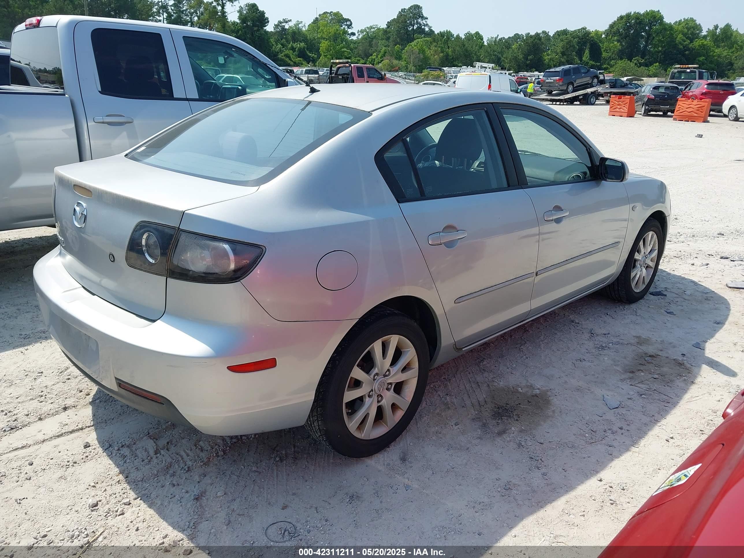MAZDA MAZDA3 image 4