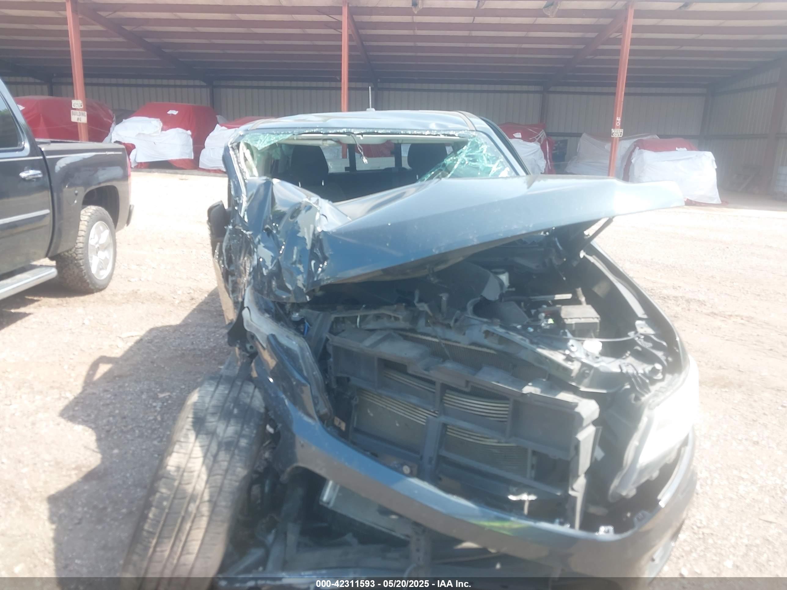 CHEVROLET COLORADO image 6